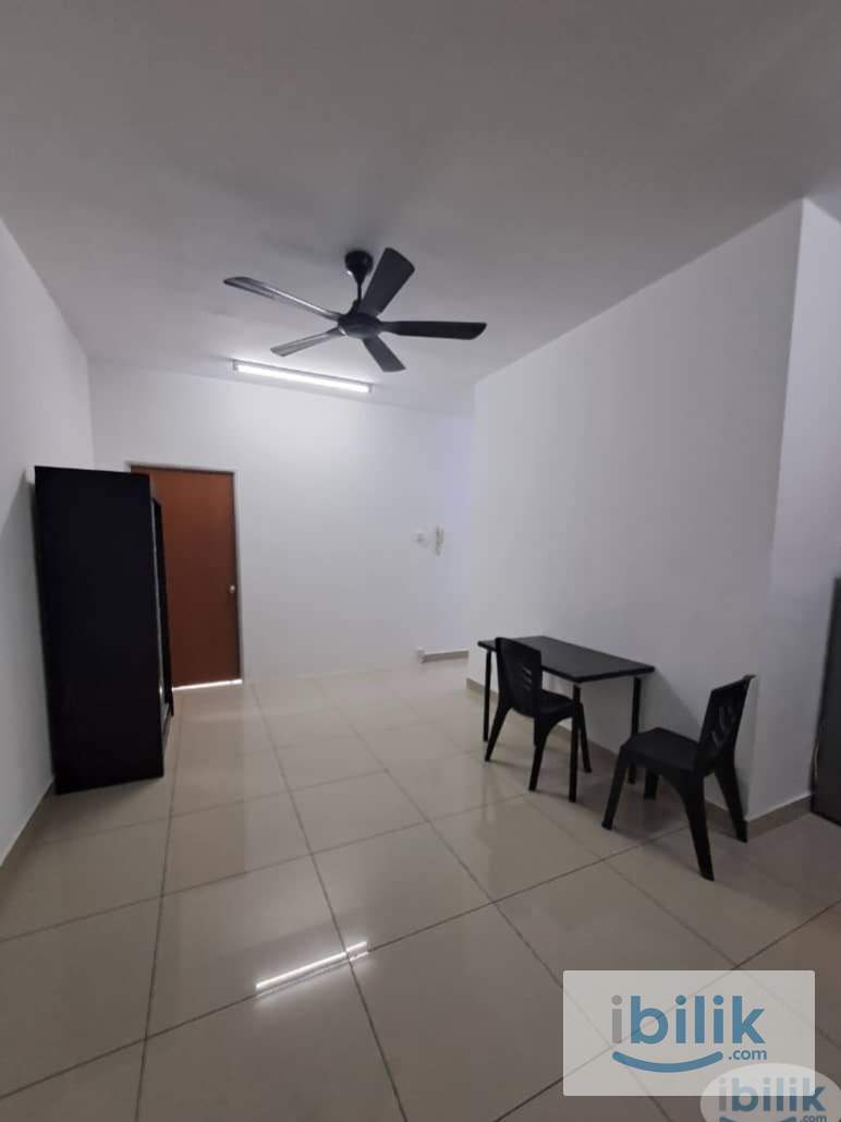 Master Bedroom Mixed Unit (Available May)oug Parklane - Image 2