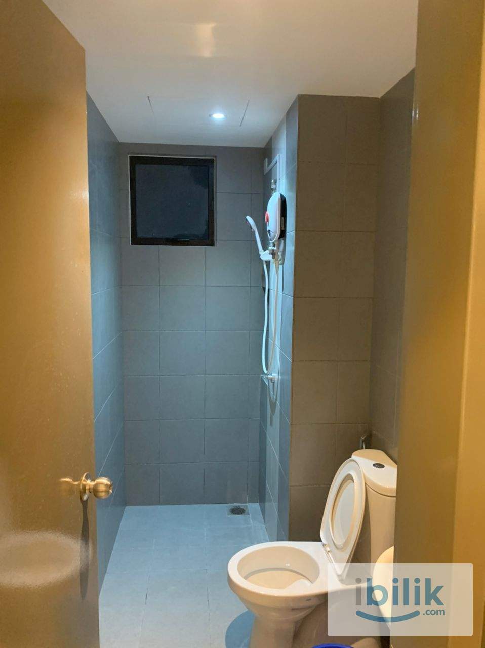 Window air cond Middle Room at Astetica Residences, Seri Kembangan, walking distance to KTM & the Mines Mall  - Image 3