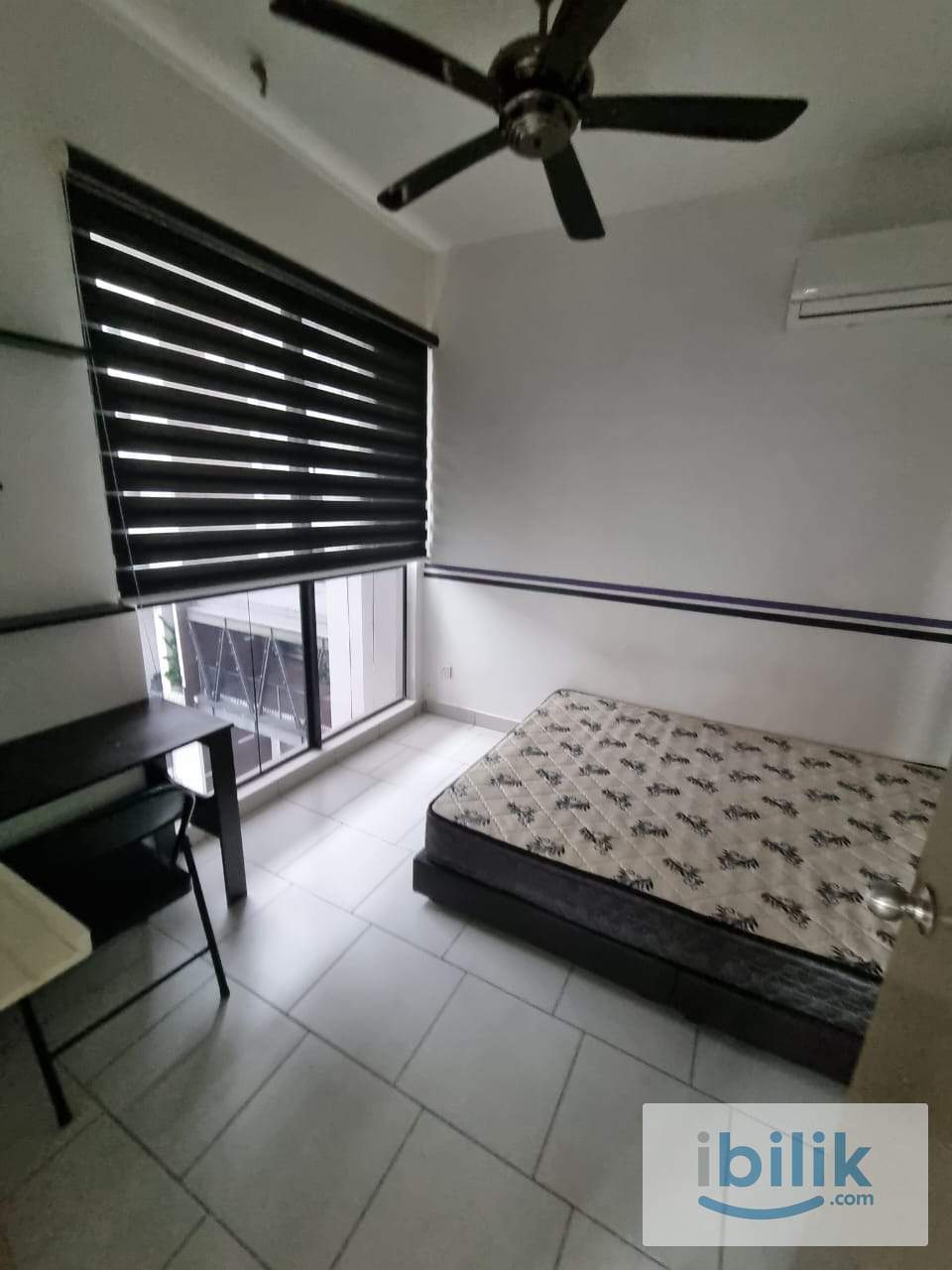 Window air cond Middle Room at Astetica Residences, Seri Kembangan, walking distance to KTM, Near Upm & Apu - Image 1