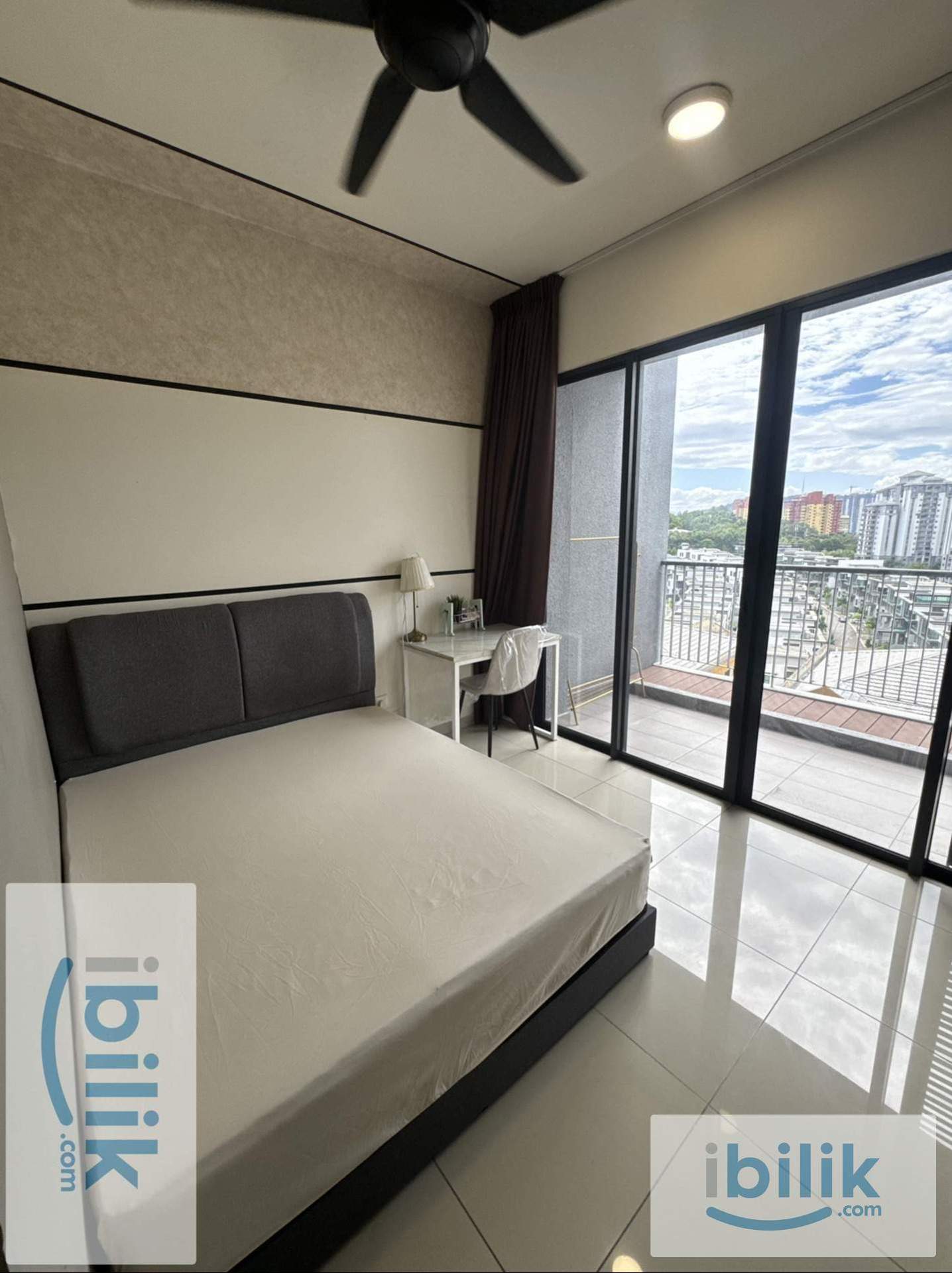 balcony middle room  - Image 1