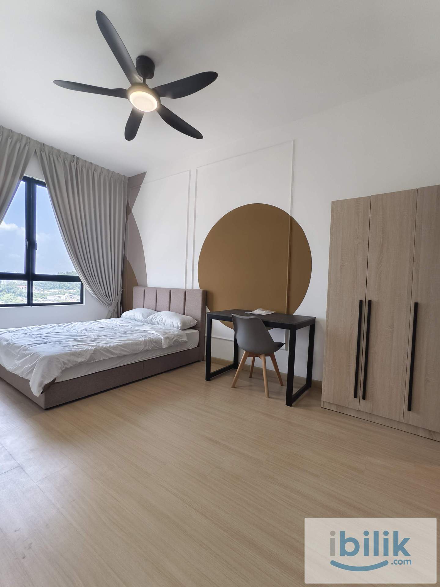 Master room / link to MRT  - Image 1