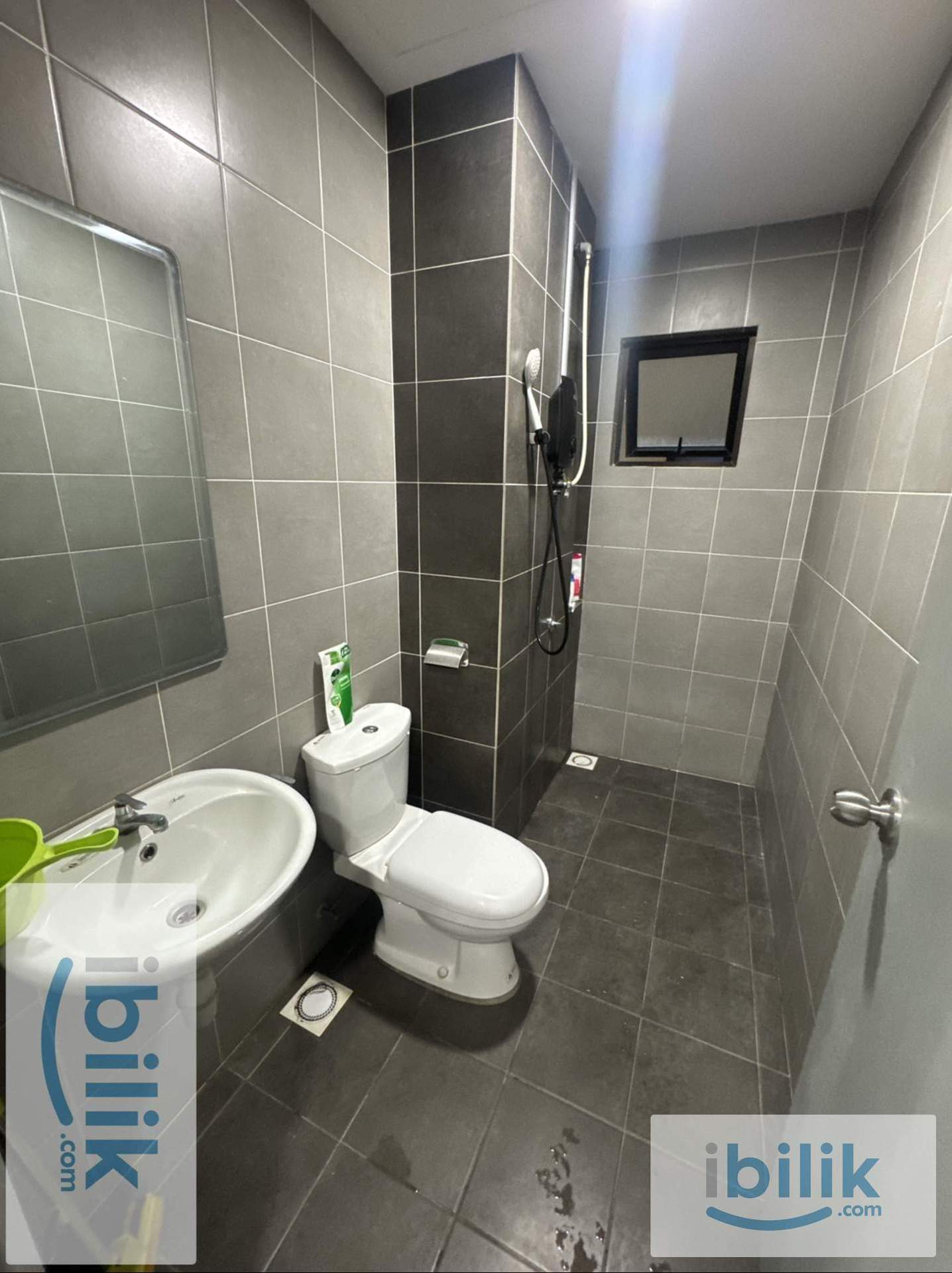 Middle room / Walking to MRT Cheras - Image 6