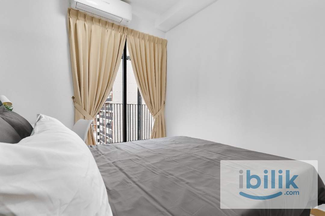Female Balcony Room For Rent In Kota Damansara  - Image 2