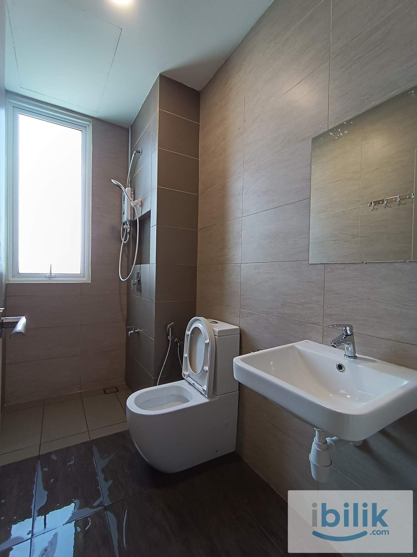 Middle Room For Rent @KL City Center - Image 4