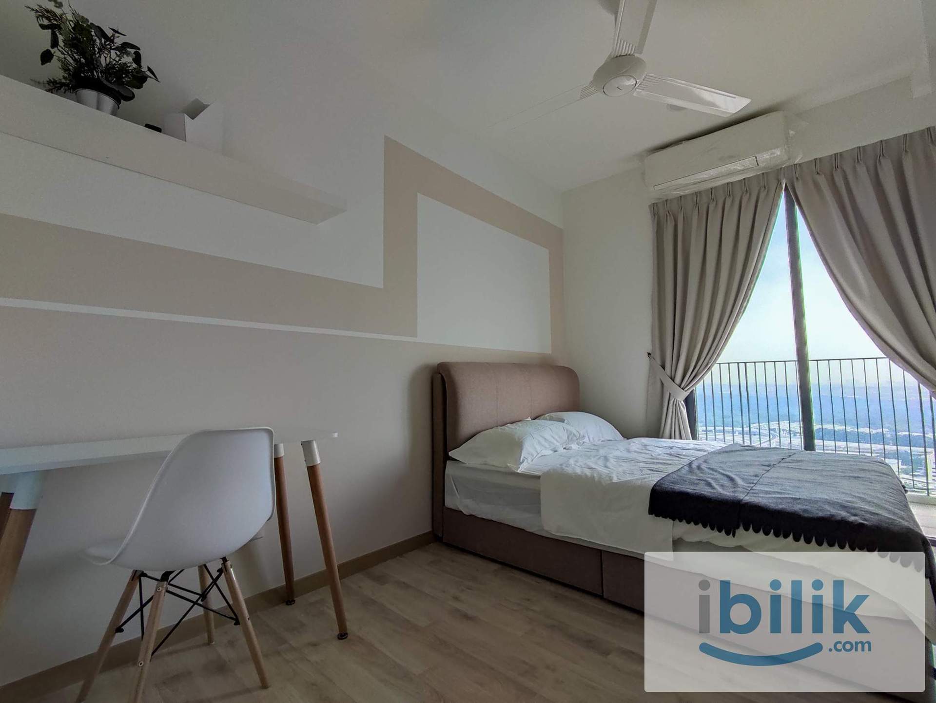 Female Balcony Room For Rent @Kota Damansara - Image 3