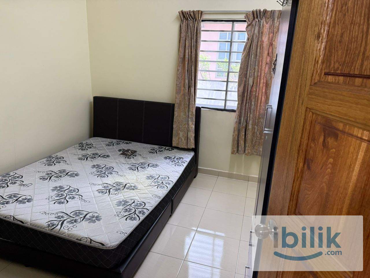 Master Room - Image 1