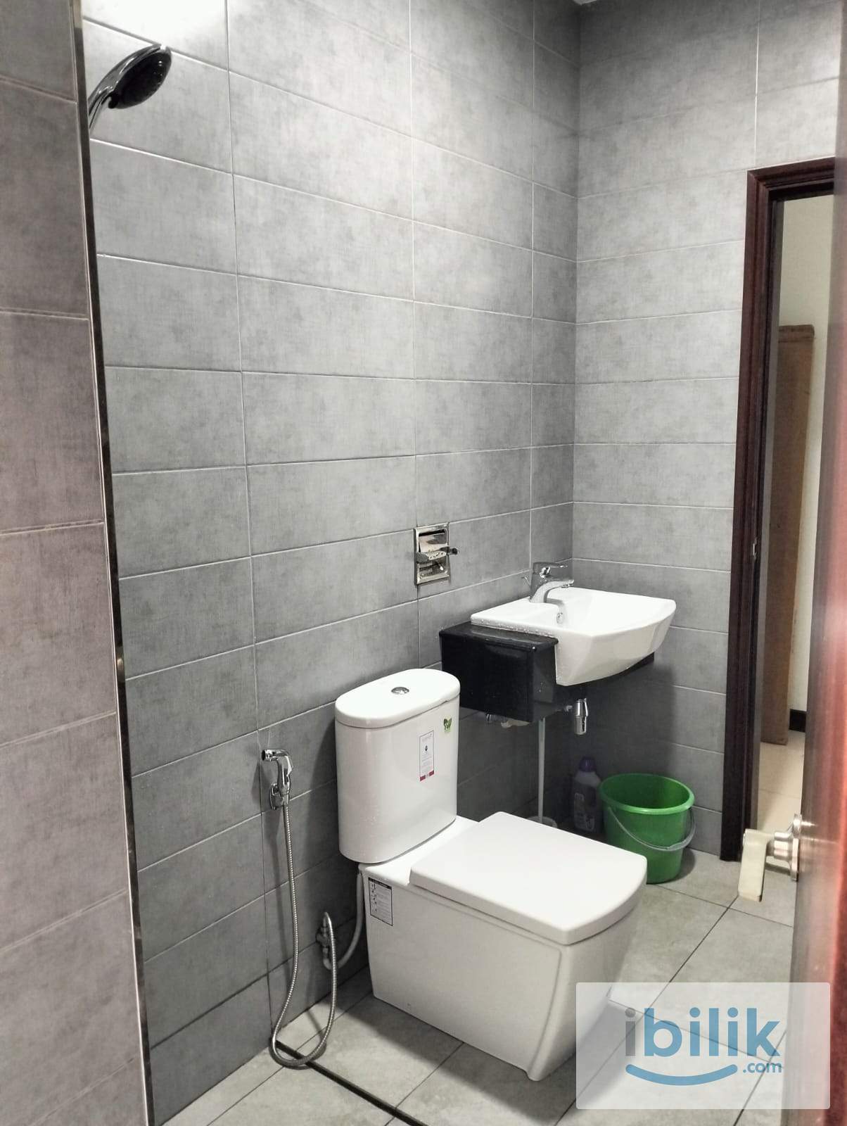 Paragon Suites - Middle Room - Image 3