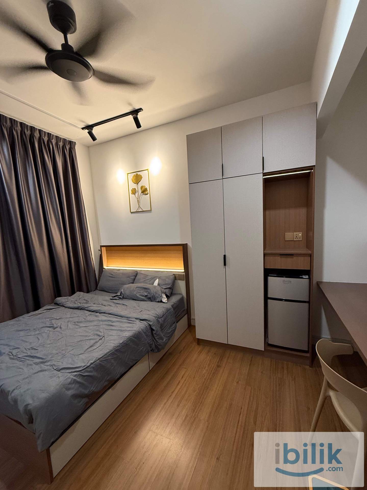 Middle Room For Rent  - Image 4