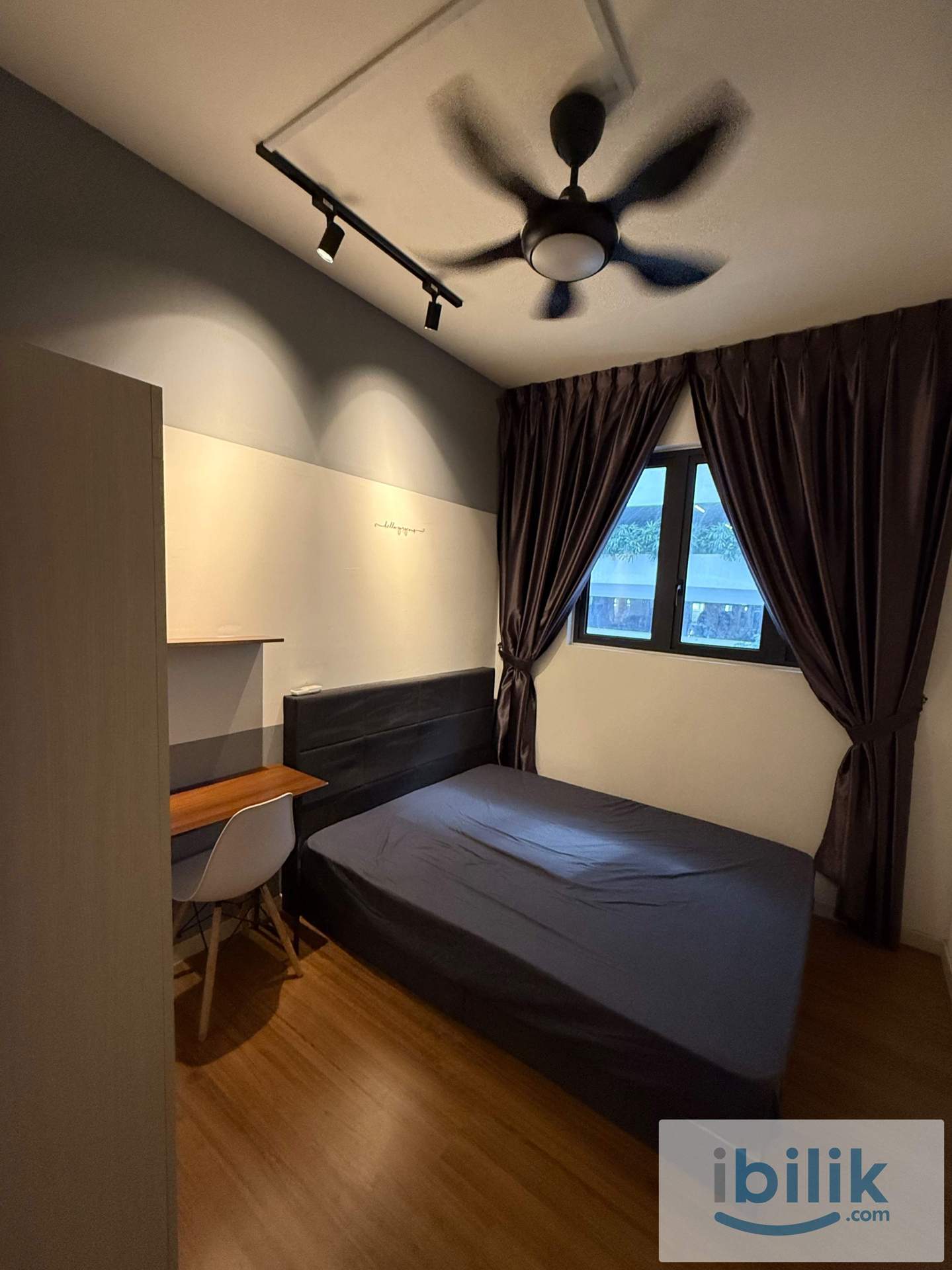Middle Room  - Image 8