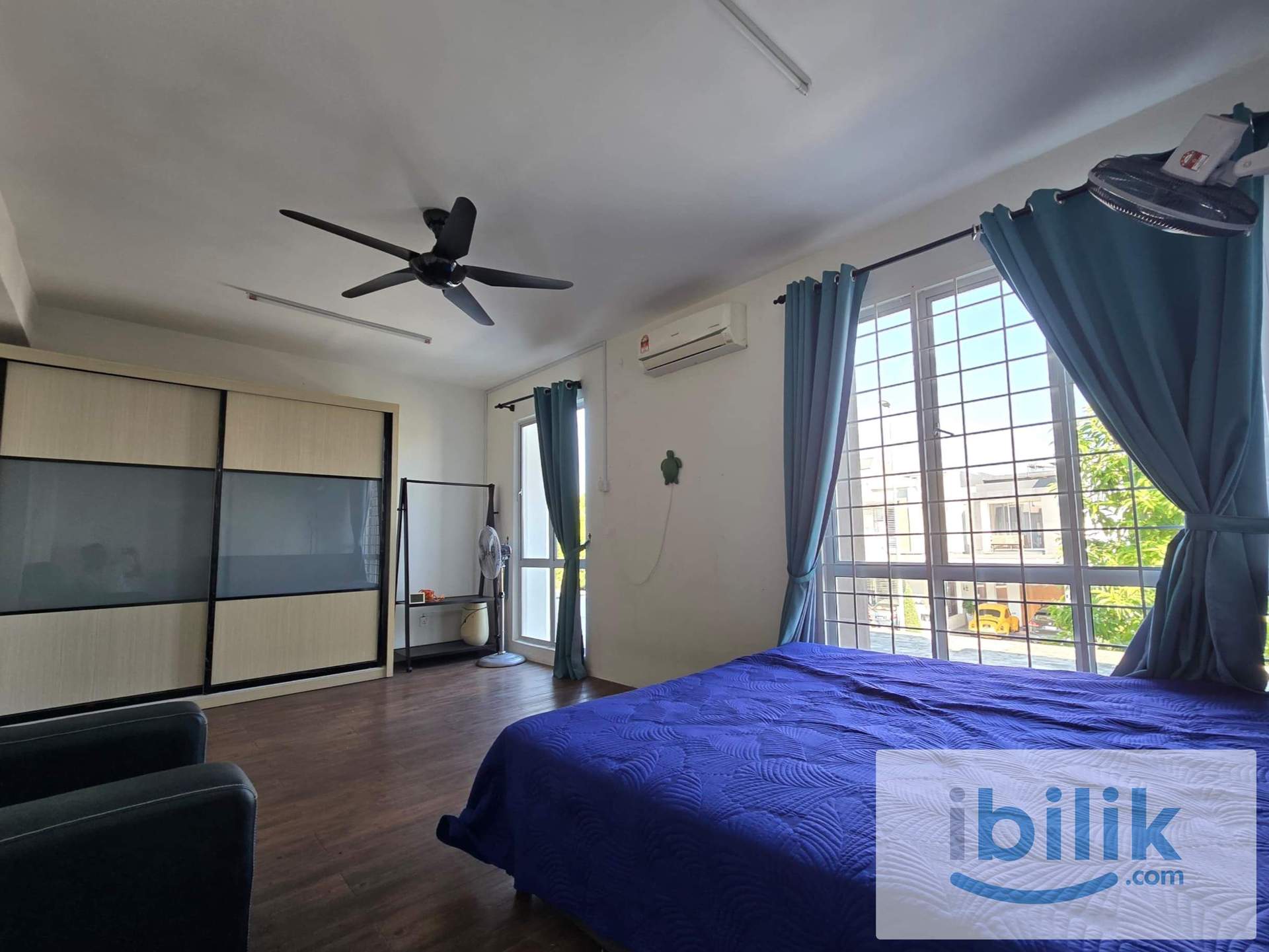Cybersouth Room Rental - Image 1
