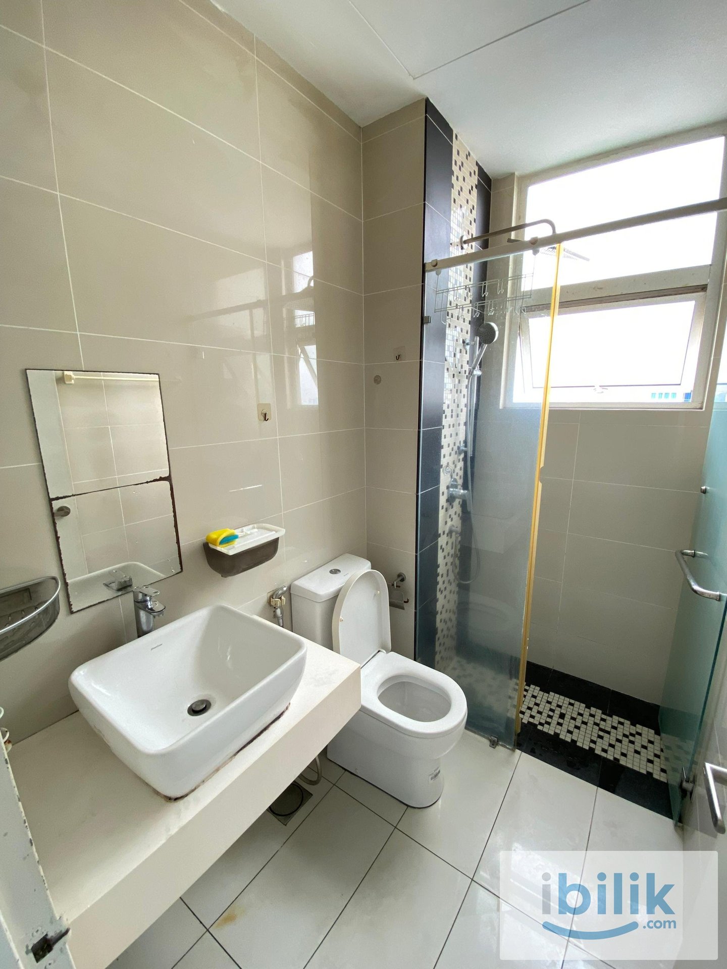 female unit (private room) for rent ! - Image 2