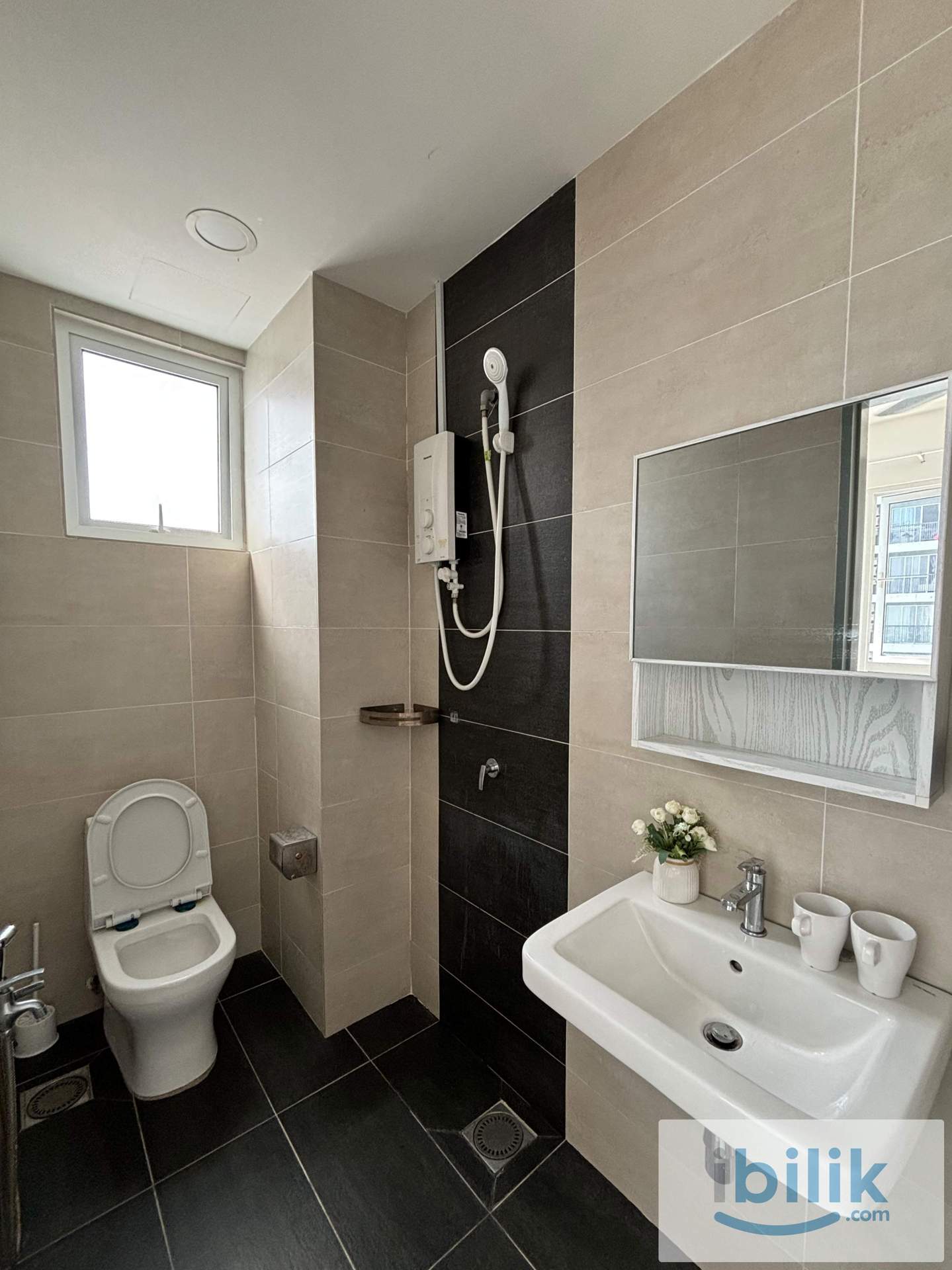 (Exclusive) Master Room for rent !  - Image 2