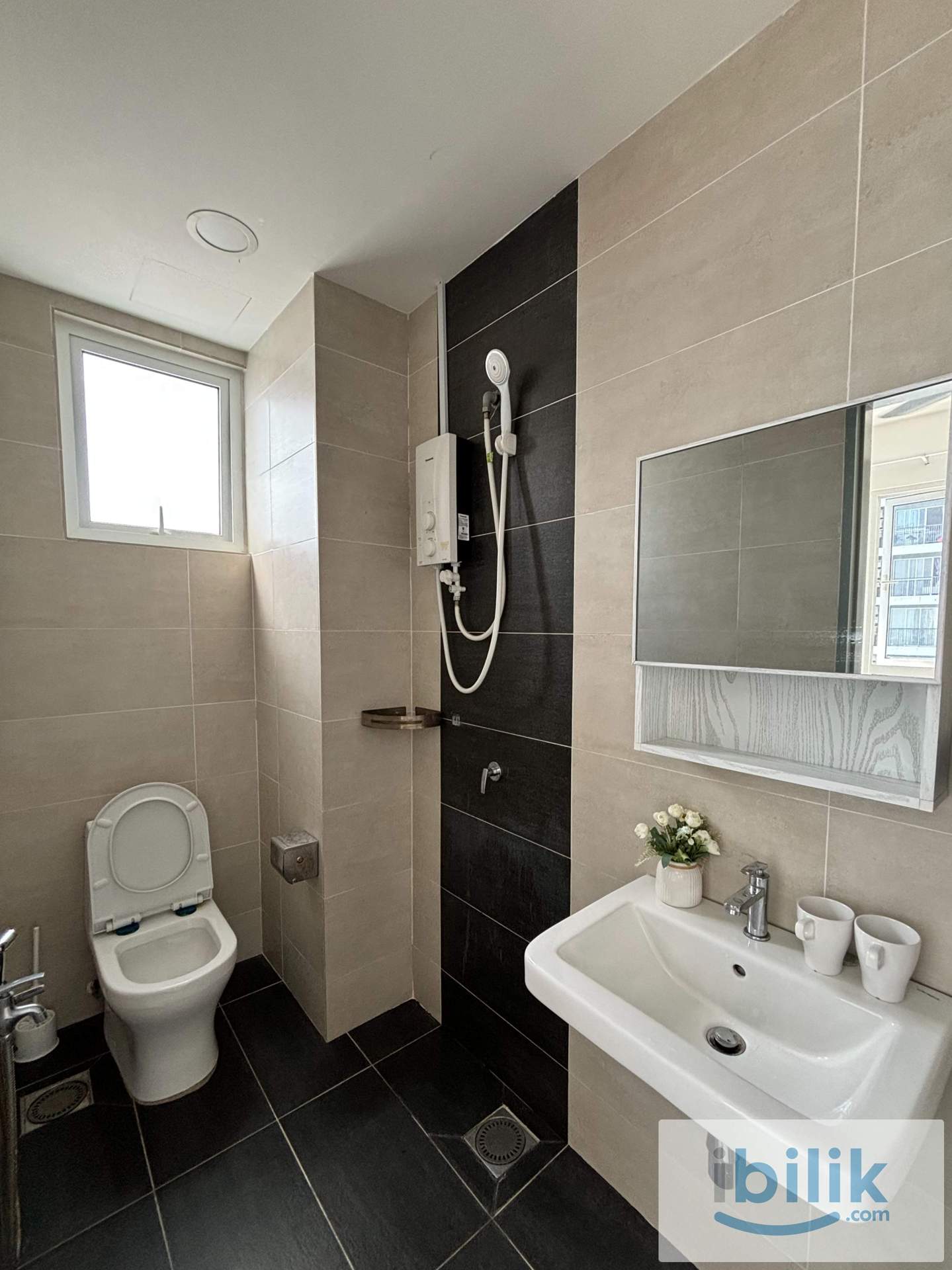 Medium Room for rent !  - Image 2