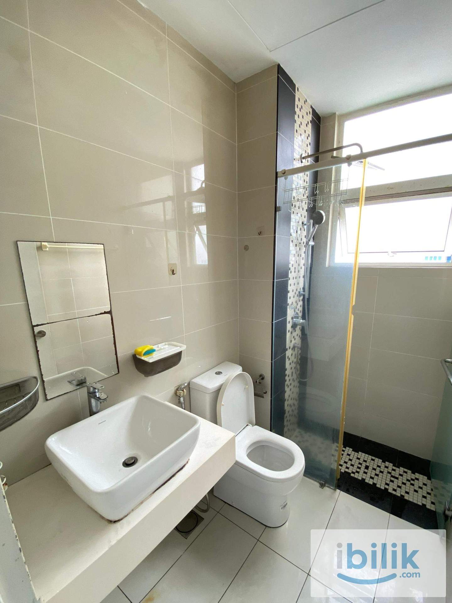 (female) Master Room with private bathroom for rent at Skypod !  - Image 2