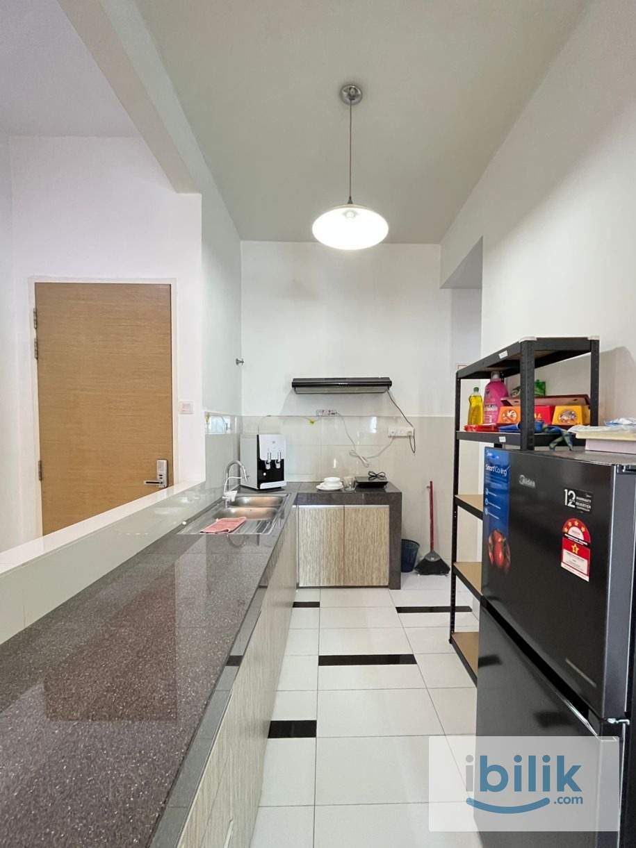 (female) Master Room with private bathroom for rent at Skypod !  - Image 3