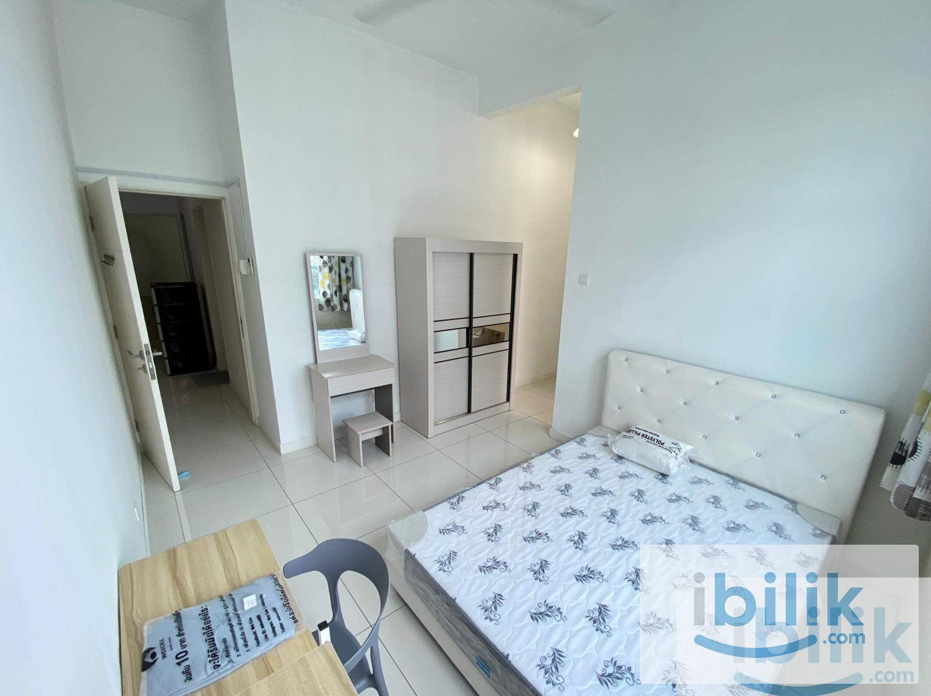 Female unit ! Master room for rent at skypod !  - Image 1