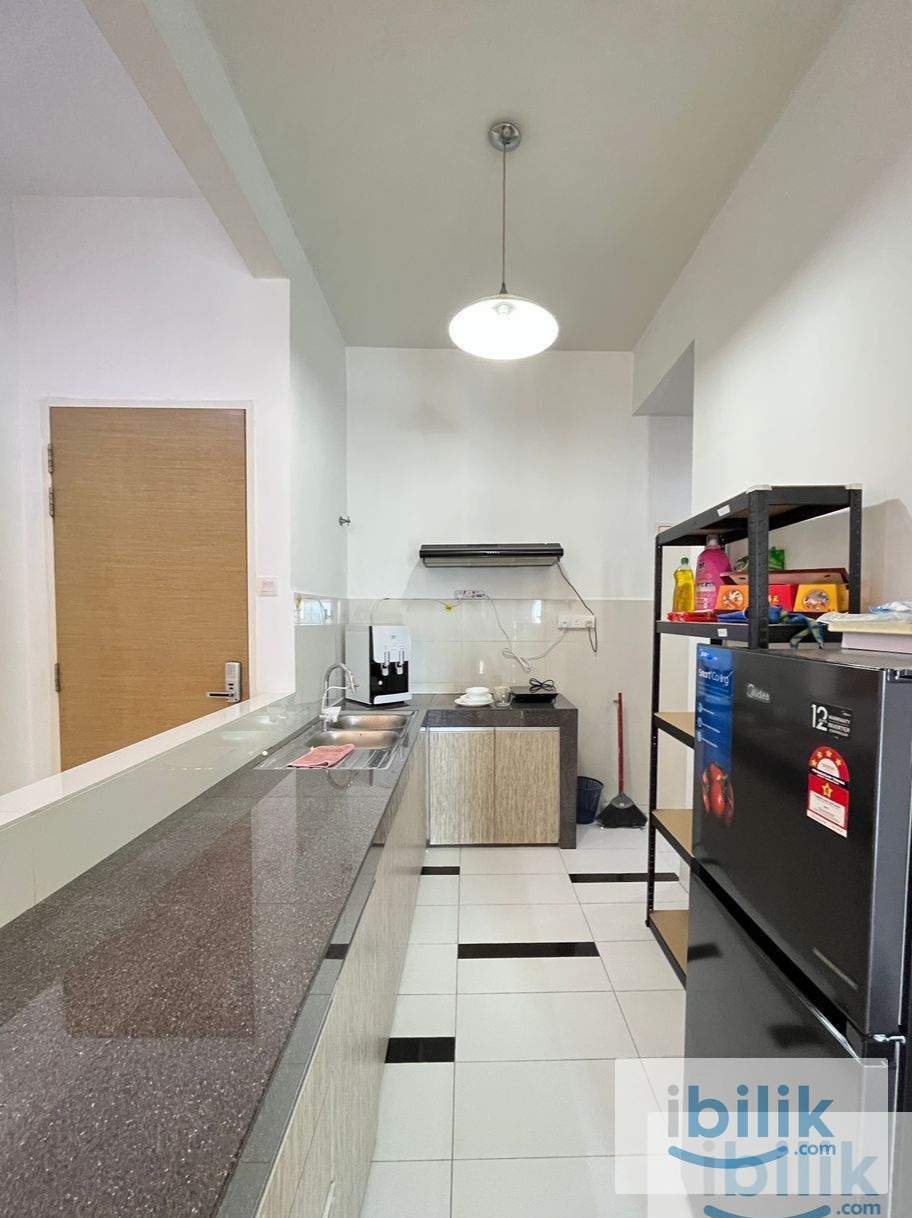 Female unit ! Master room for rent at skypod !  - Image 3