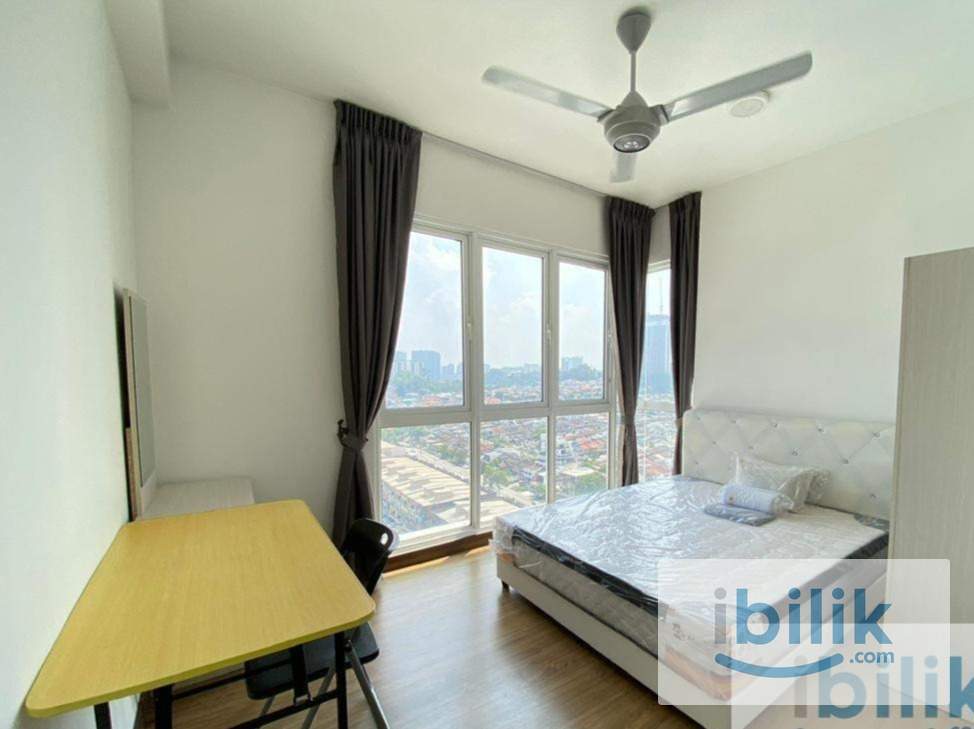 Female ! Master room for rent at pinnacle sri petaling !  - Image 1