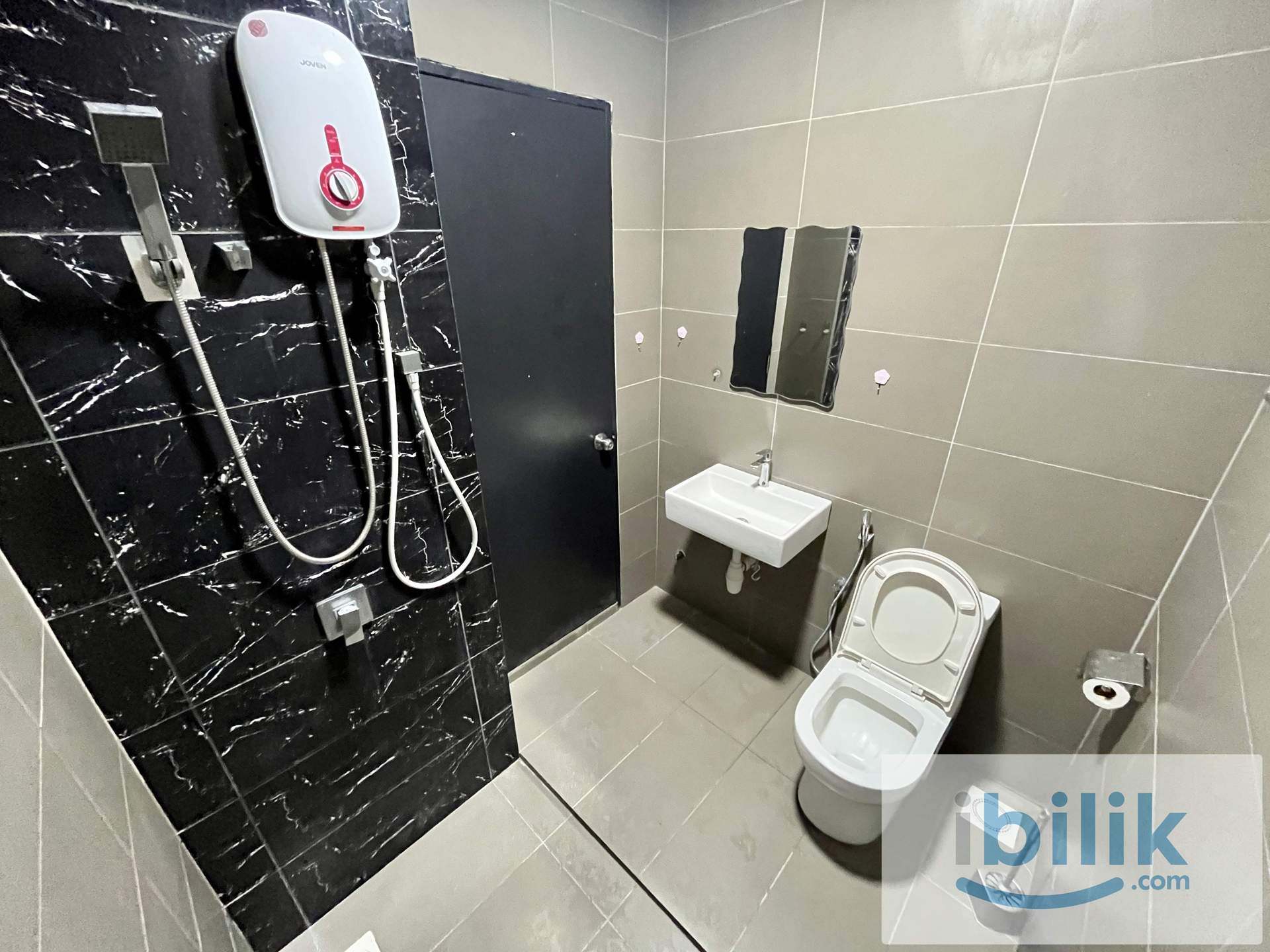 🏡 Medium room for rent at Pavillion bukit jalil n aurora place !  - Image 3