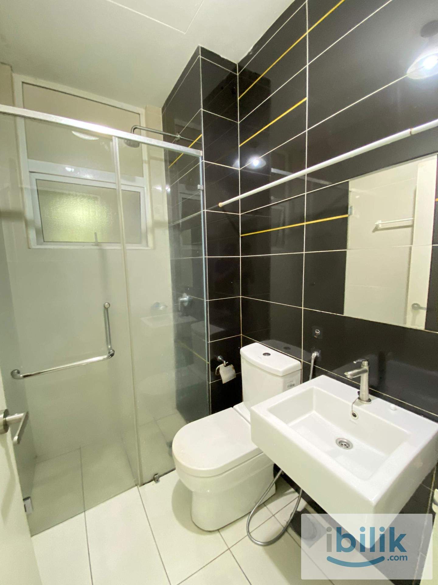 (Female) Single room for rent at skypod ! - Image 2