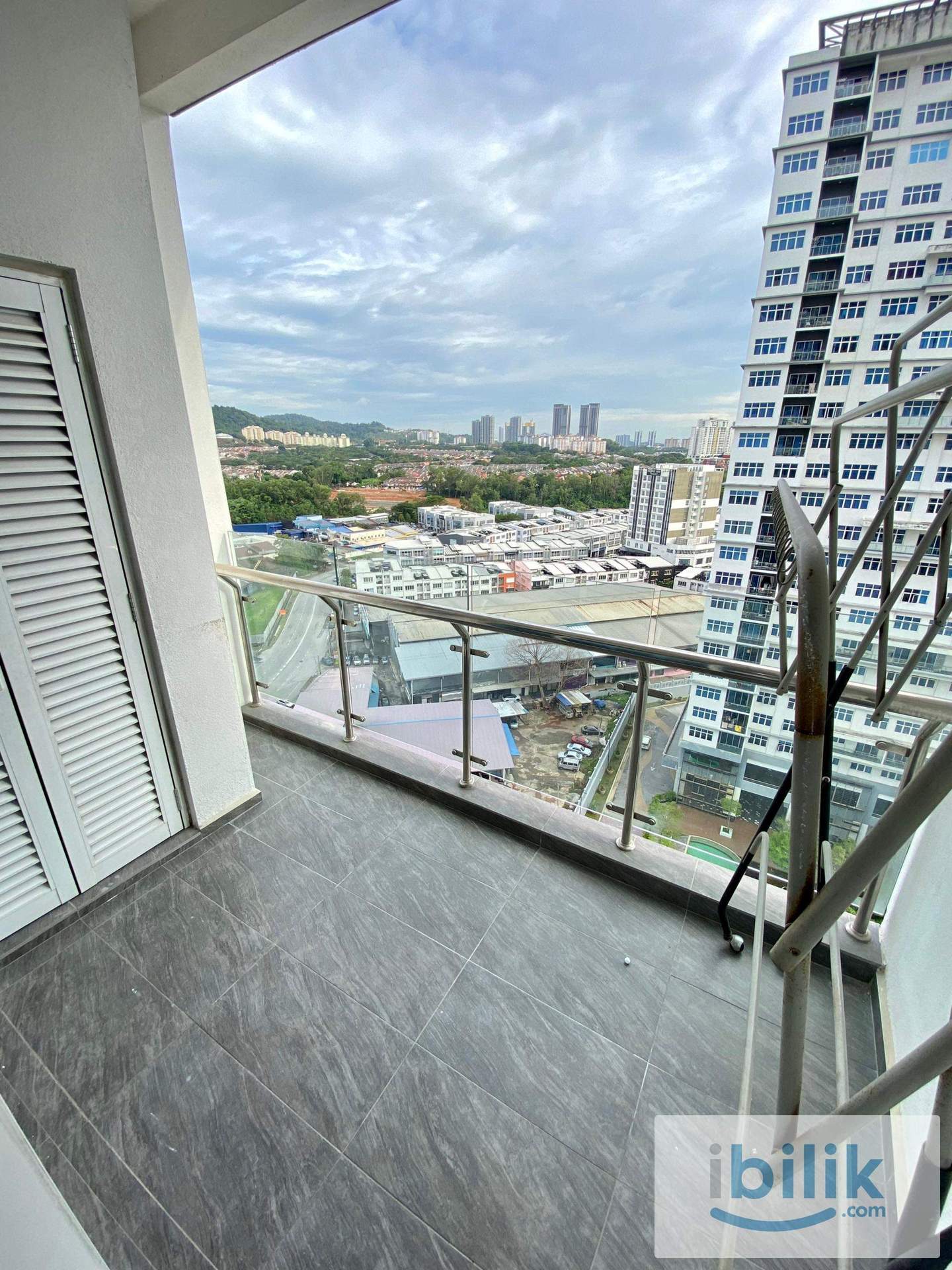 (female) Private Single room for rent at skypod ! - Image 2