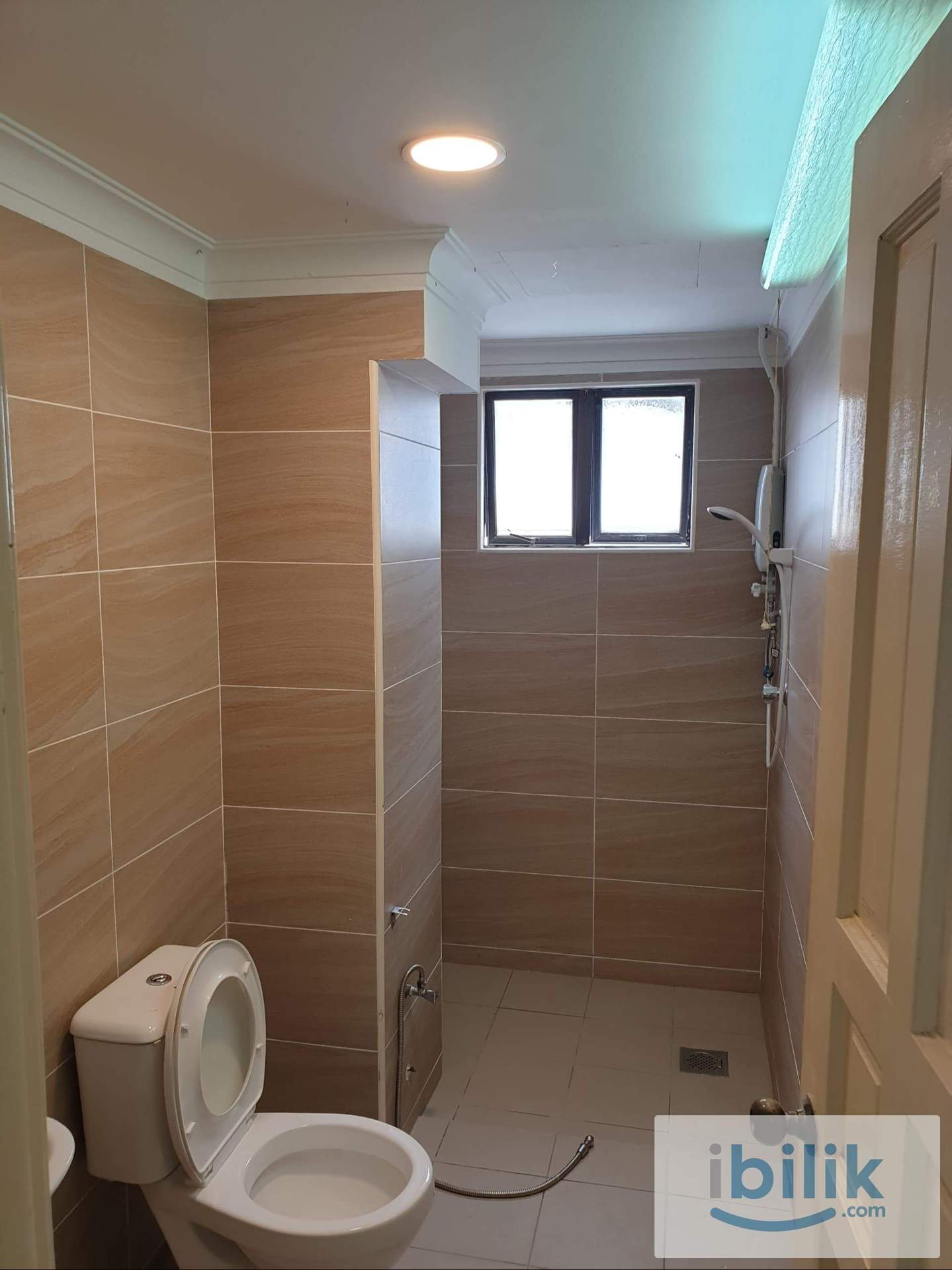 Free WIFI Single Female Room at Vista Komanwel - Image 3