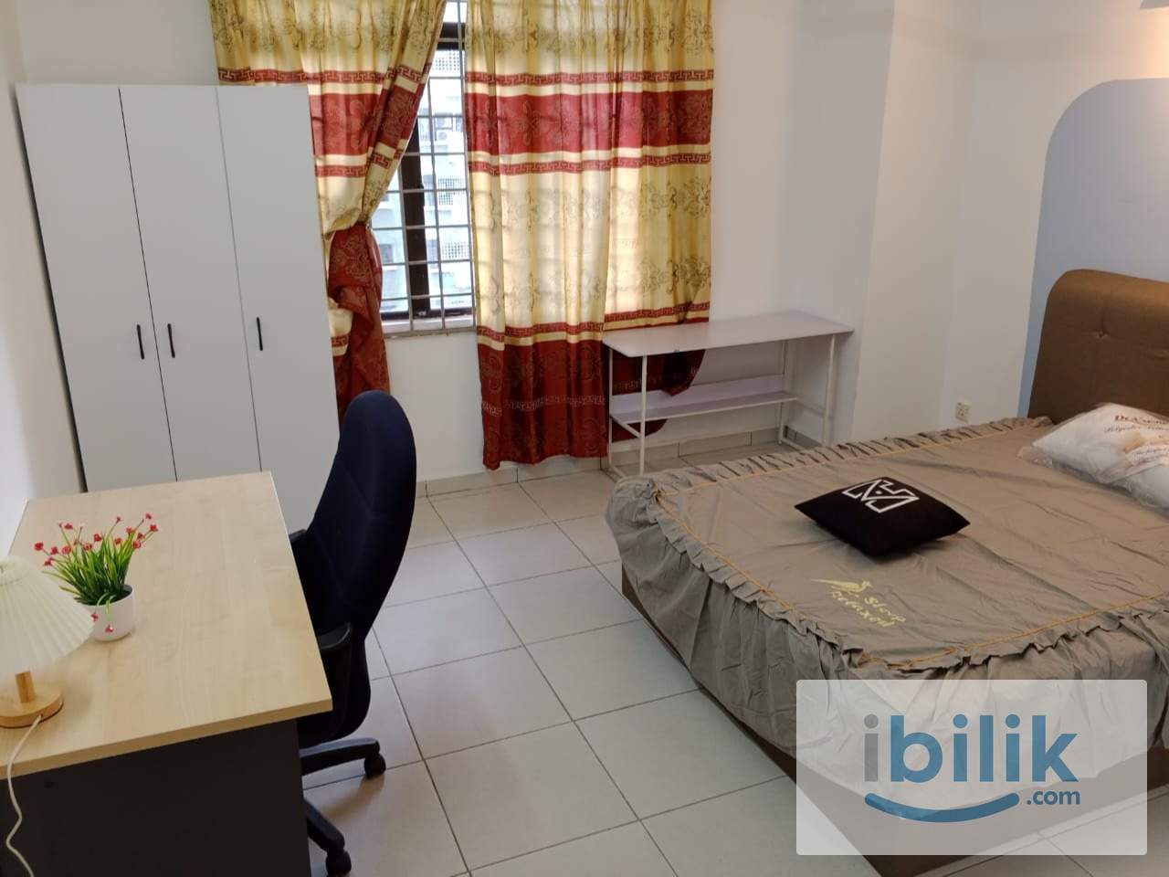 Free WIFI Single Female Master Room at Vista Komanwel - Image 1