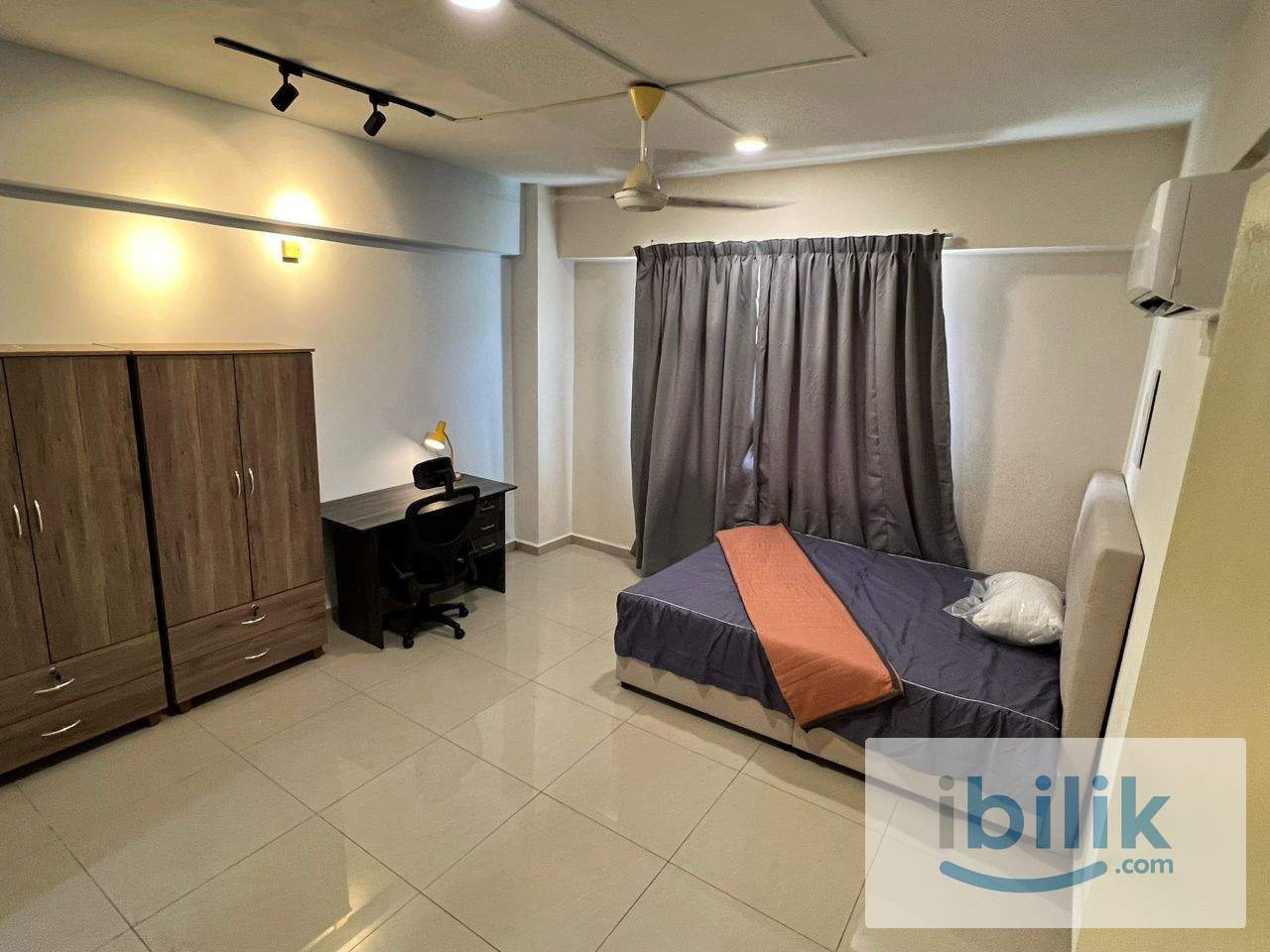 Free WIFI Master Room at Vista Komanwel - Image 1
