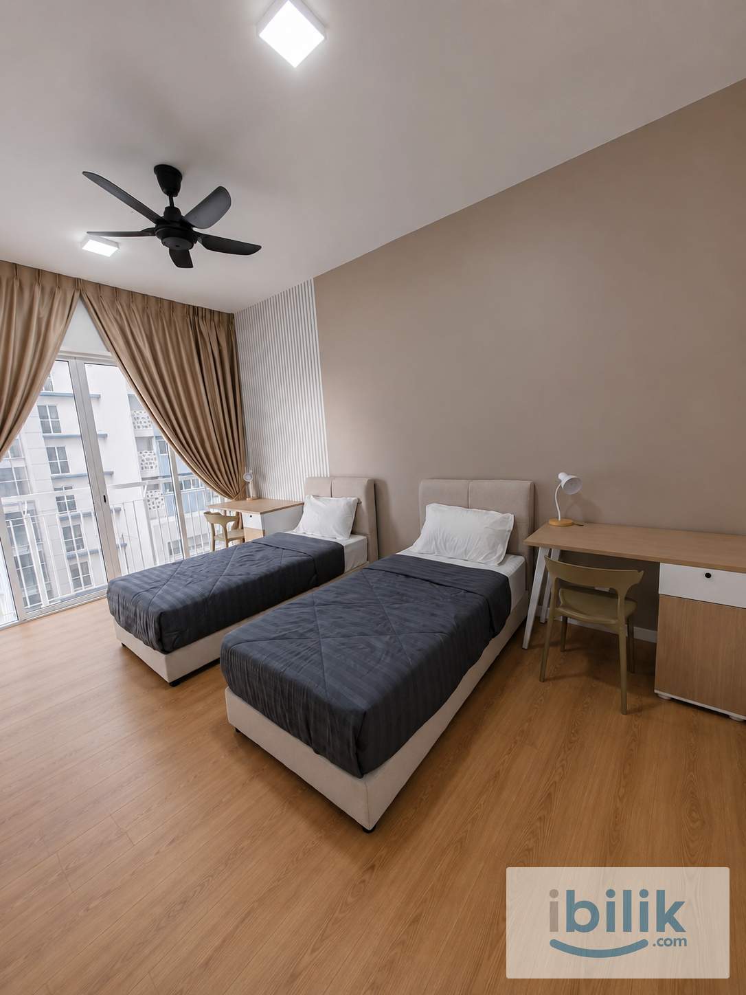 Furnished Room with Working Desk & High-Speed Internet - Image 4