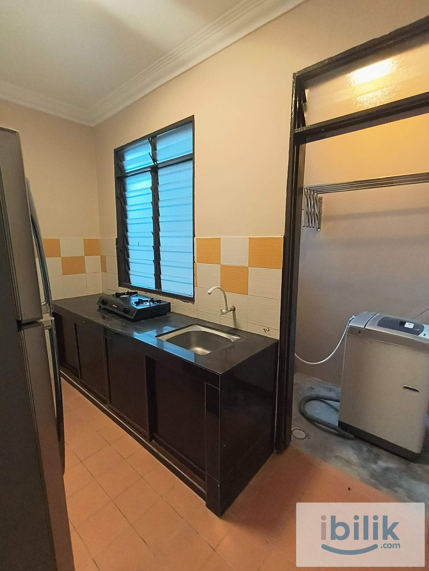 Fully Furnished Medium Room - Image 5