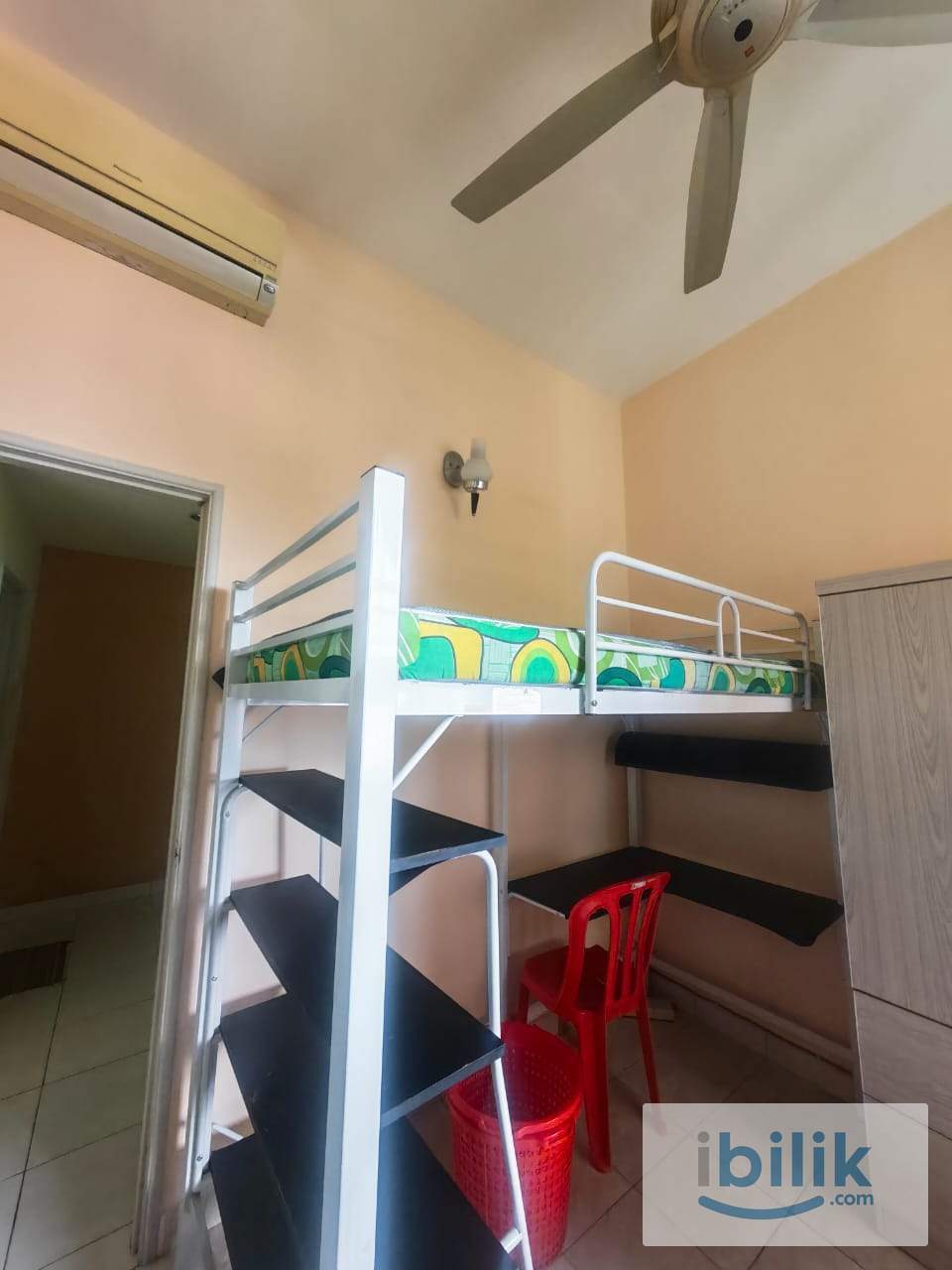 Small room at Greenview residence, Sungai Long - Image 1