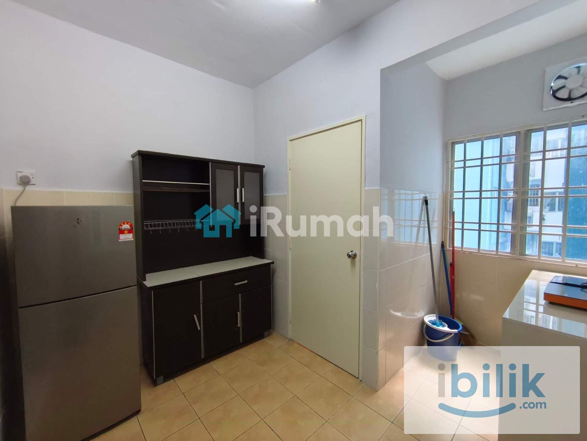 Middle Room - Image 4