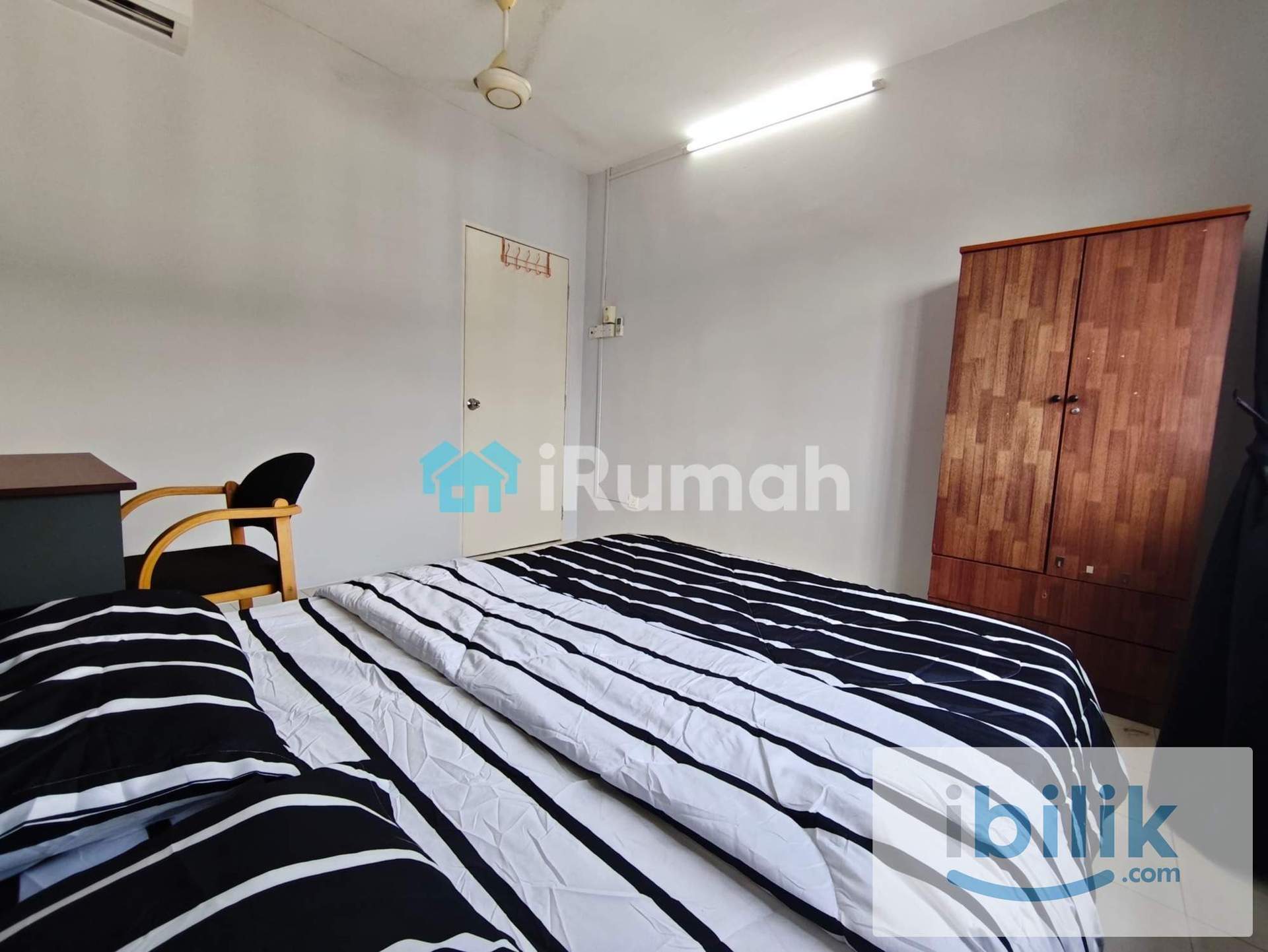Middle Room - Image 6