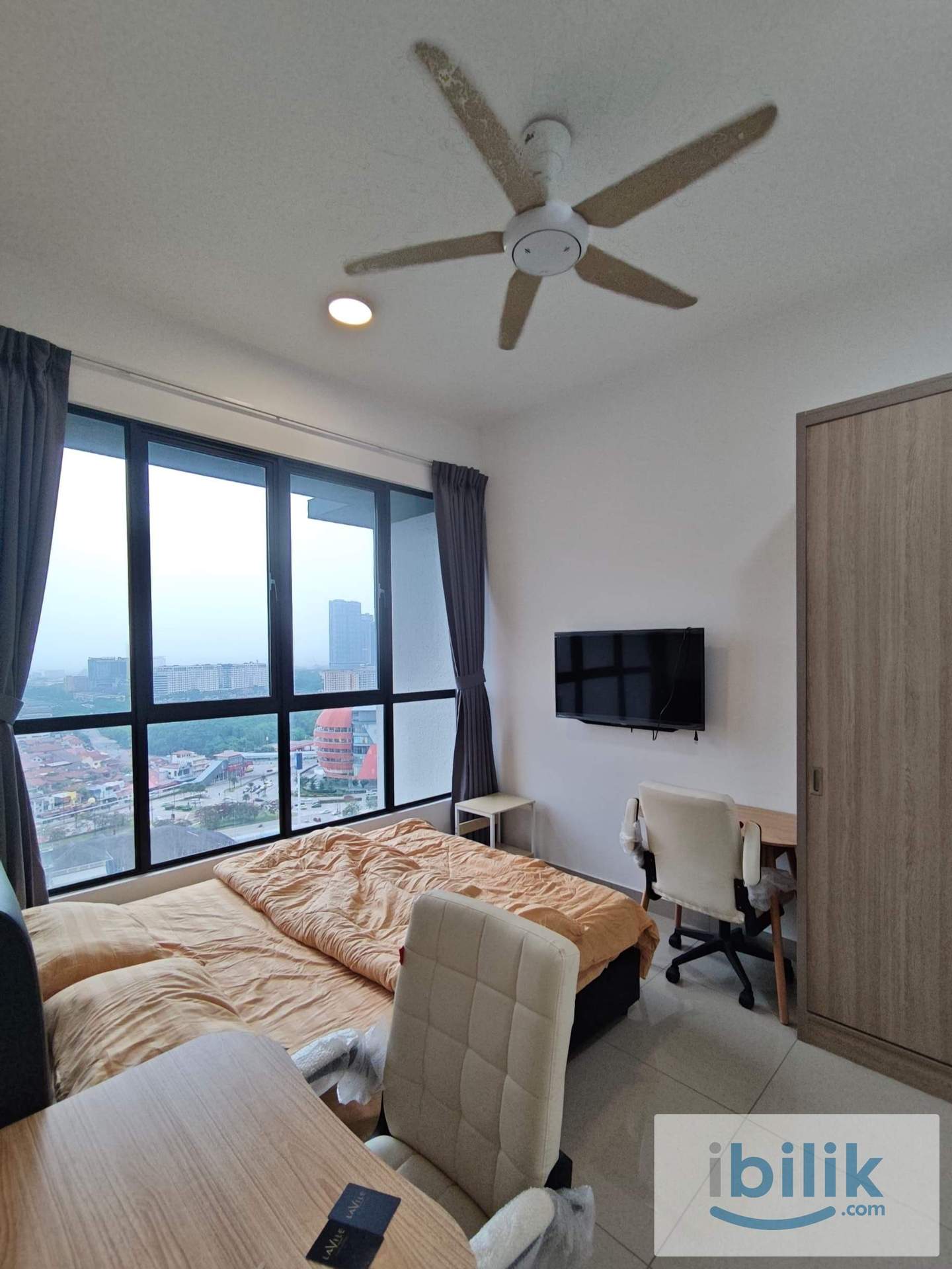 Master Room - Image 1