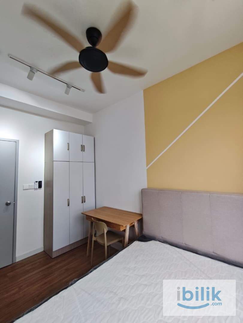 Master Room - Image 2
