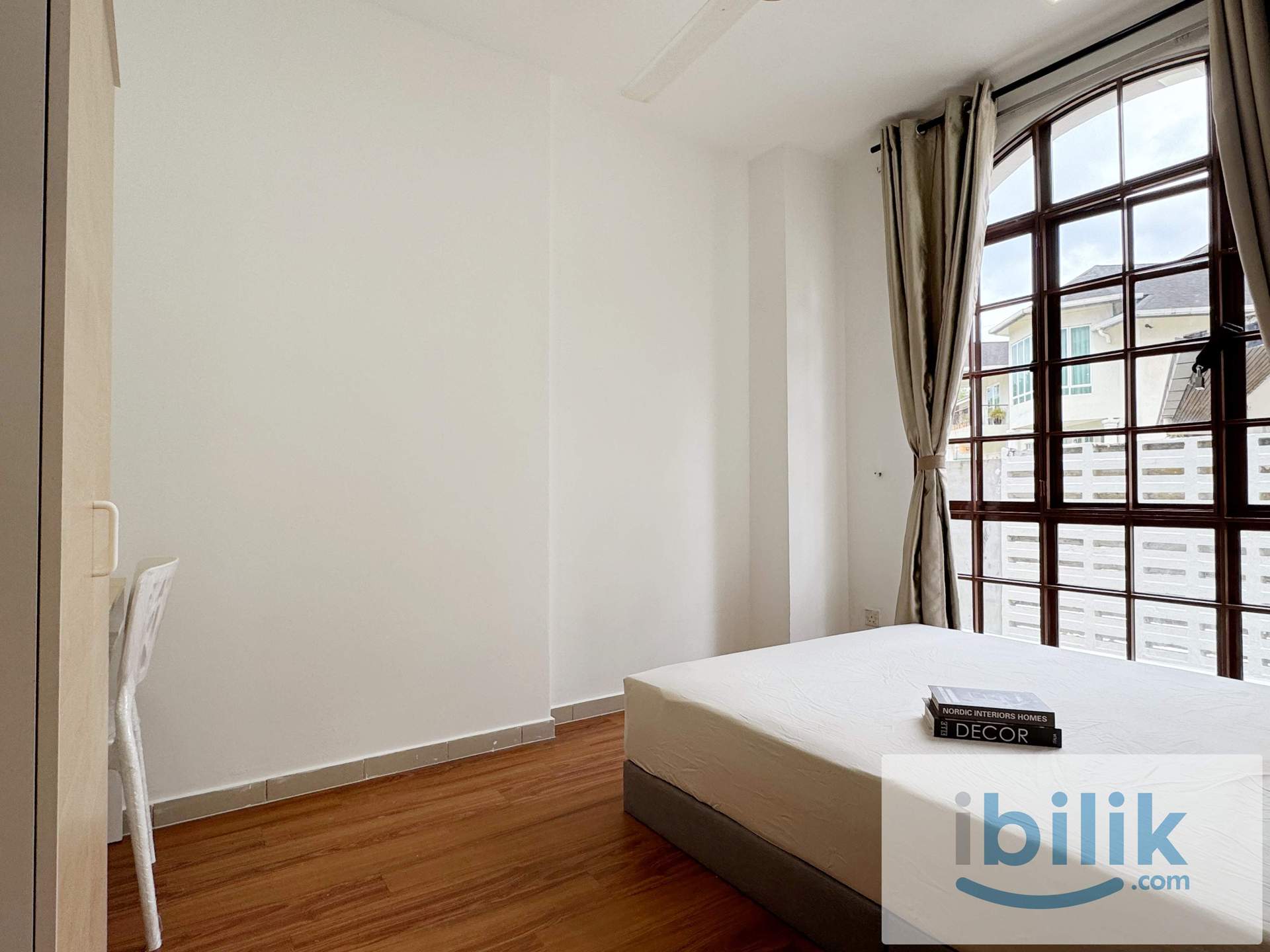 MRT Semantan Master Room with Attached Bathroom - Image 1