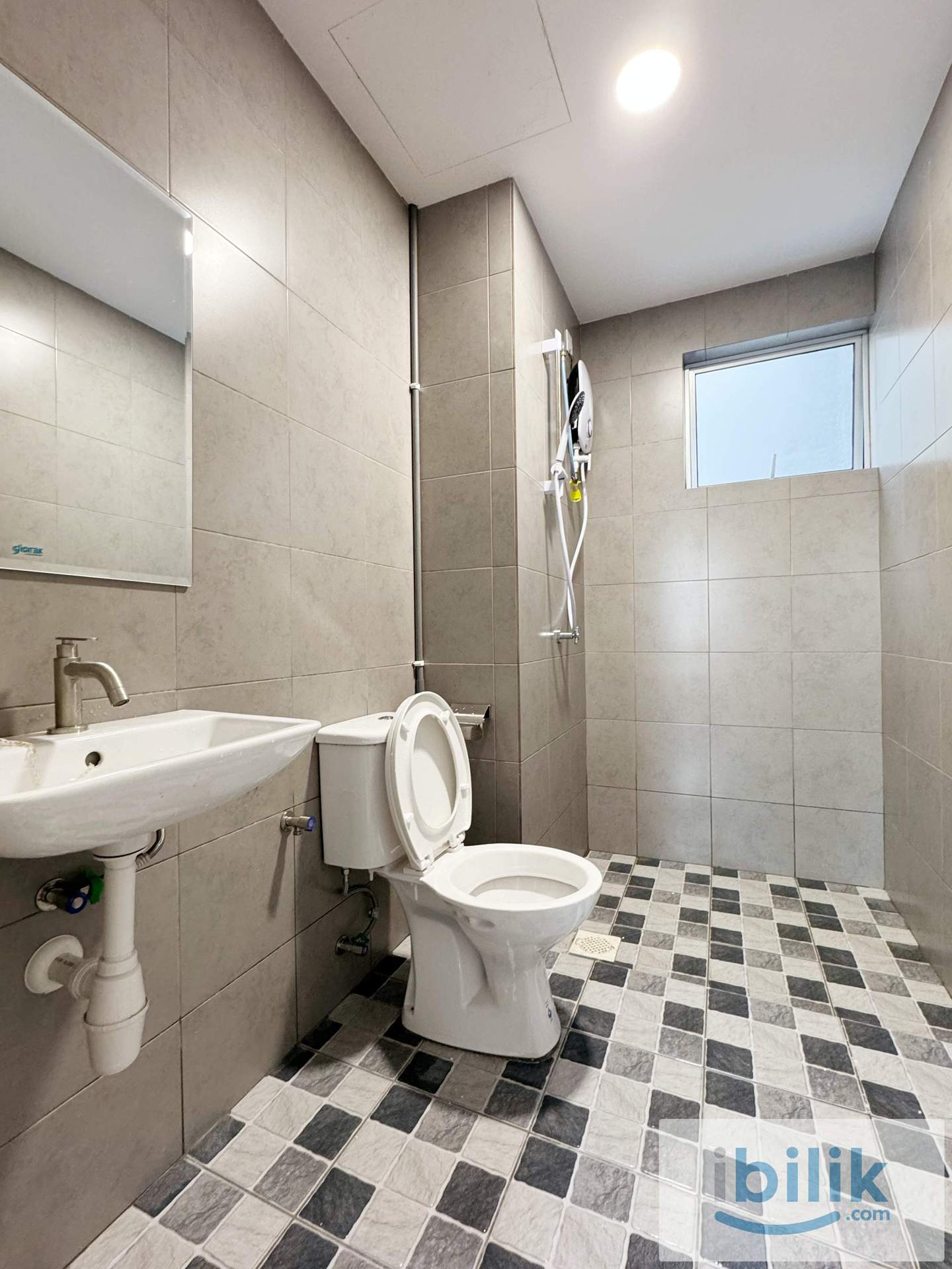 📣Residensi Amansuri Room for Rent 3️⃣mins🚶🏻 to 🚉 LRT Salak Selatan🚊7️⃣ mins🚶🏻‍♀️KTMB Salak Selatan - Image 6