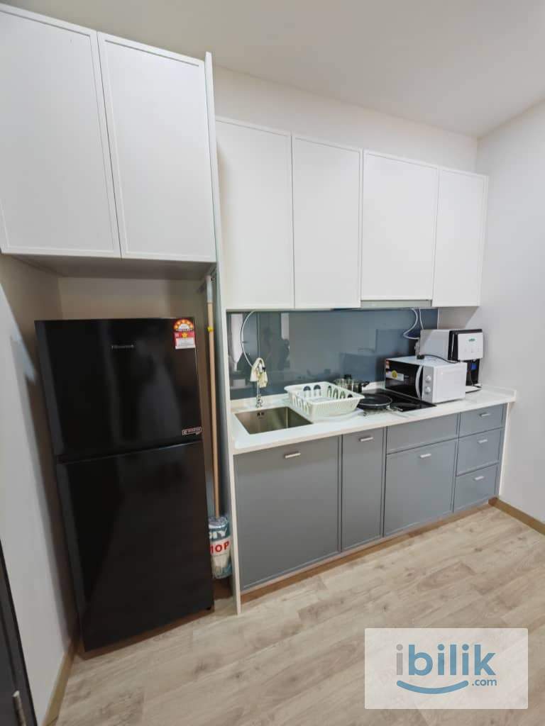 [Jun Move in] Middle room @ Emporis, 3mins drive to Segi, Doorstep to Jaya Grocer/Ninso, 8mins to Sunway  - Image 2