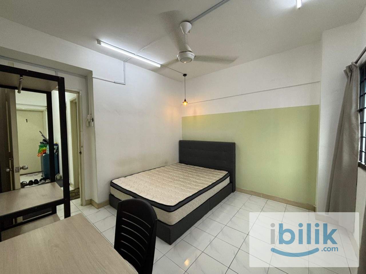 Master room at D'aman Crimson, 5 mins walk to LRT Lembah Subang, Near to Evolve & Citta Mall at Ara Damansara - Image 2