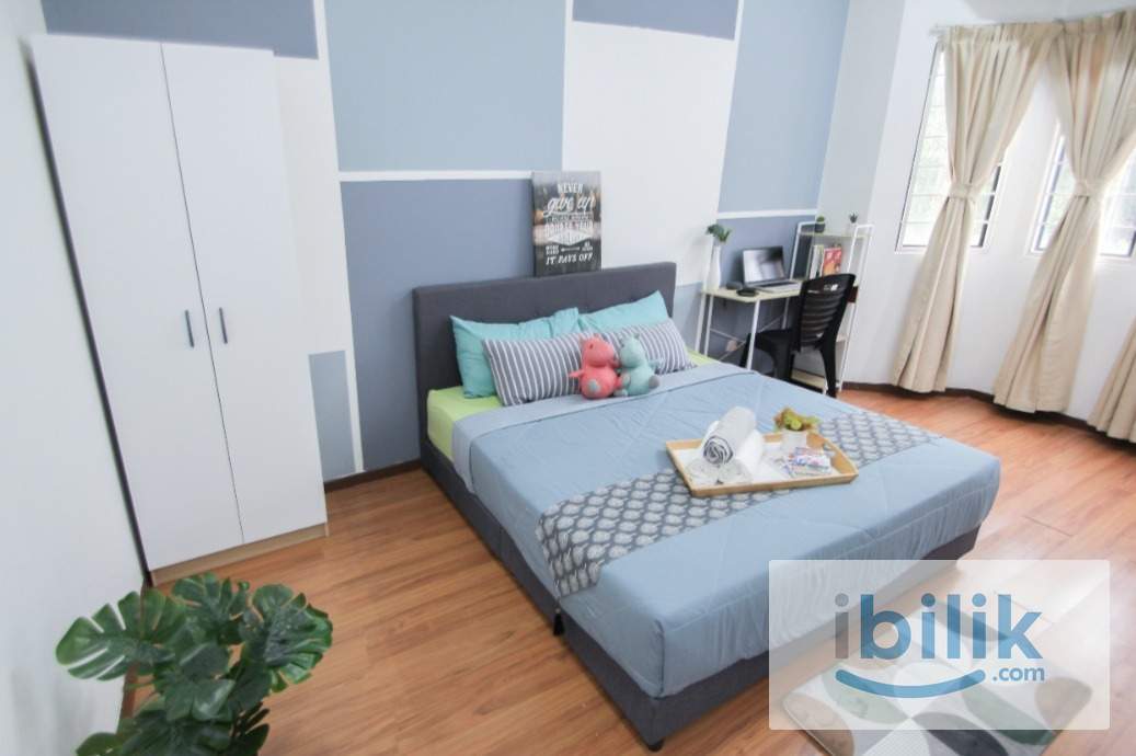 5 mins walks to LRT, 12 mins to IOI Mall,  3 mins walk to all kind of F&B and Groceries, Master room @ Puchong Prima - Image 3