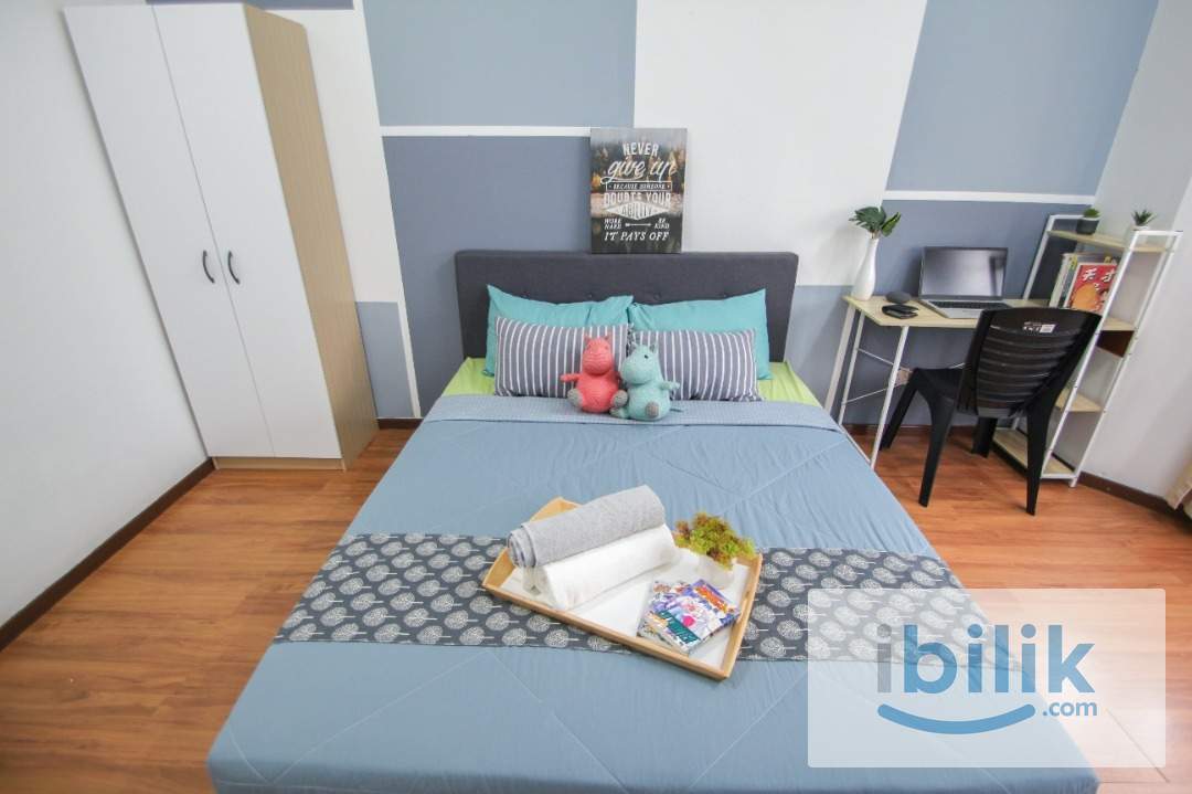 5 mins walks to LRT, 12 mins to IOI Mall,  3 mins walk to all kind of F&B and Groceries, Master room @ Puchong Prima - Image 4