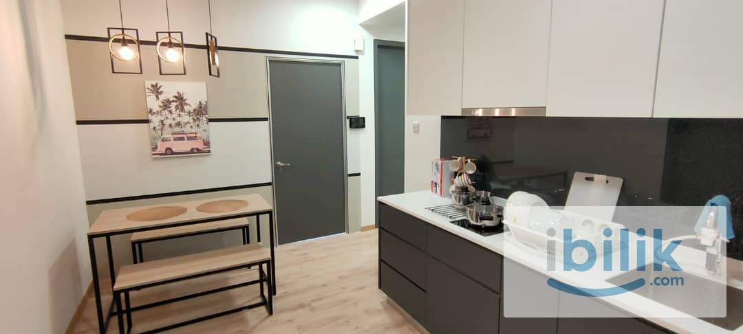 Female unit!! Middle room, 3mins to Segi, Doorstep to Jaya Grocer, Walking distance to Emhub/ Jln Teknologi industrial  - Image 4