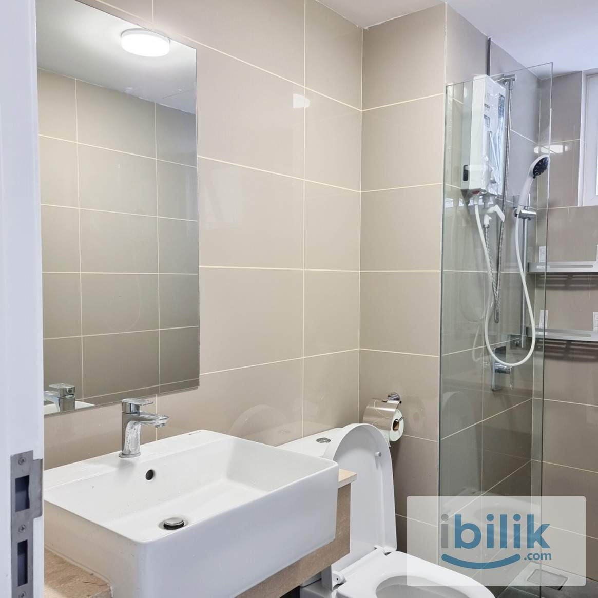 【MIX】Fully Furnished Room with Balcony RM 850 with Air-Cond, Utilities included at Sentul Point - Image 4