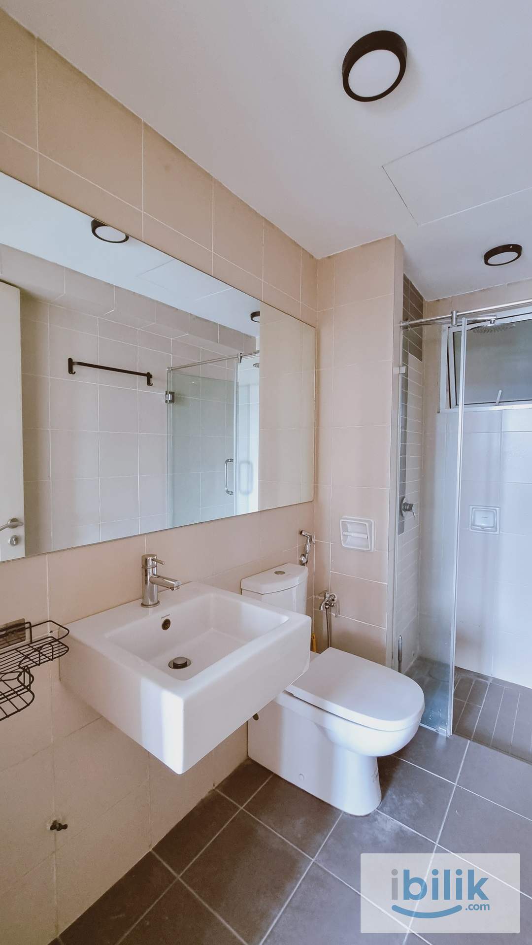 【Female】Master Room Queen Bed RM950 @ Tiara Mutiara OKR, Fully Furnished, included utility. Avail 1st Jun - Image 5