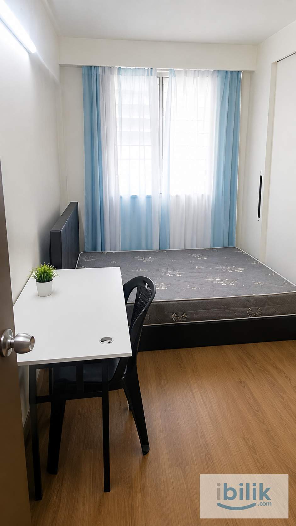 Single Room at Sri Saujana Apartment, Georgetown - Image 1