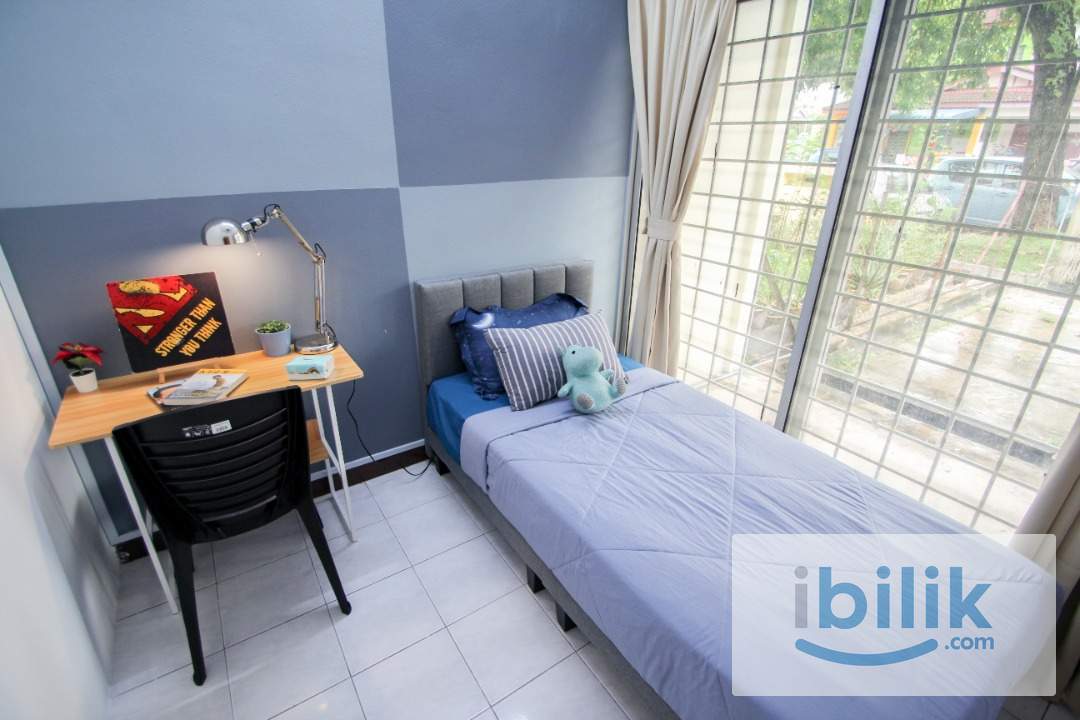 NEAR LRT PUCHONG PRIMA LANDED HOUSE ROOM WITH AC FOR RENT - Image 1