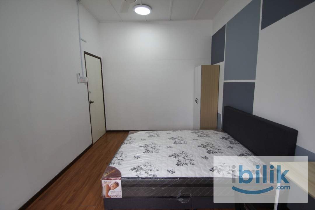 MASTER ROOM NEAR LRT PUCHONG PRIMA ! LANDED HOUSE  - Image 3