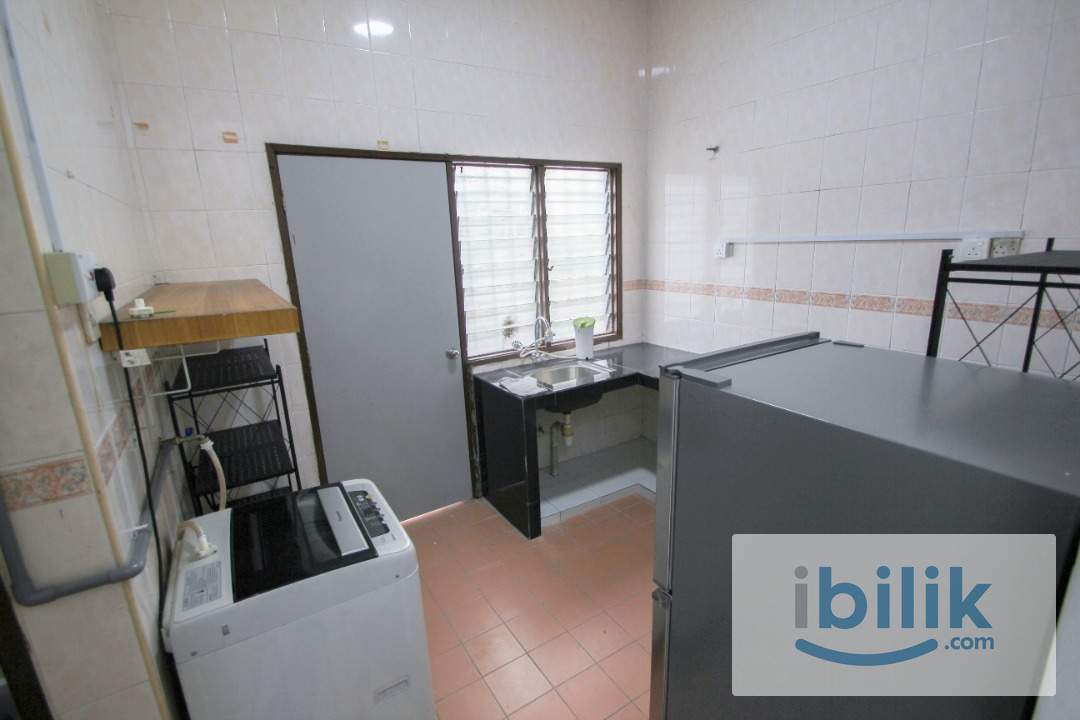 MASTER ROOM NEAR LRT PUCHONG PRIMA ! LANDED HOUSE  - Image 7