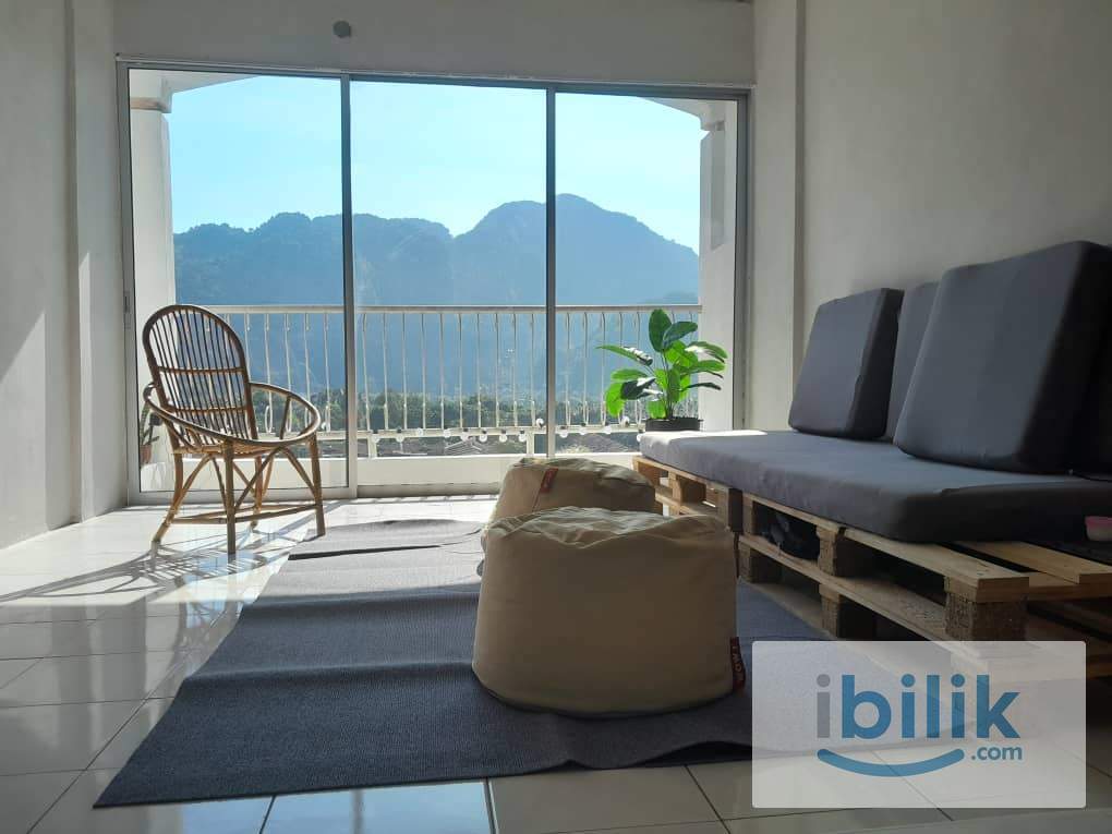 Ensuite Master bedroom with mountain view - Image 7