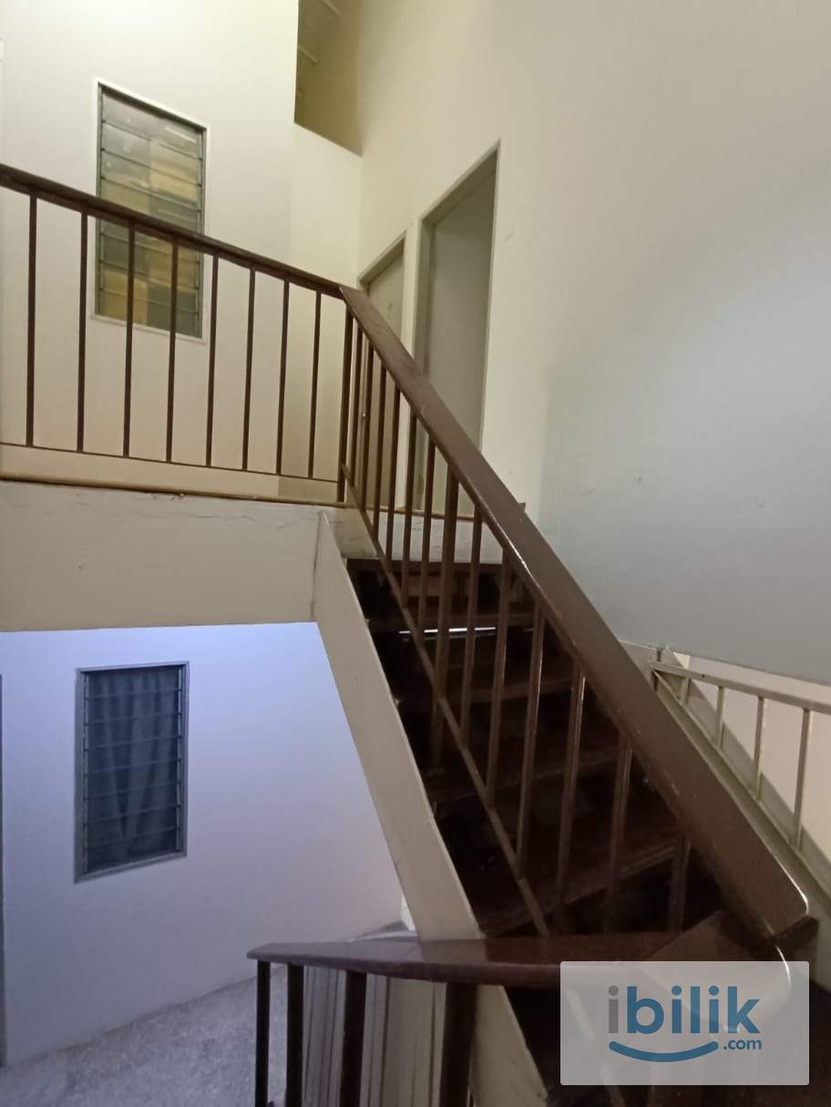 💰 Affordable Room SS2 PJ | Strategic Location | Walking Distance Everything - Image 1